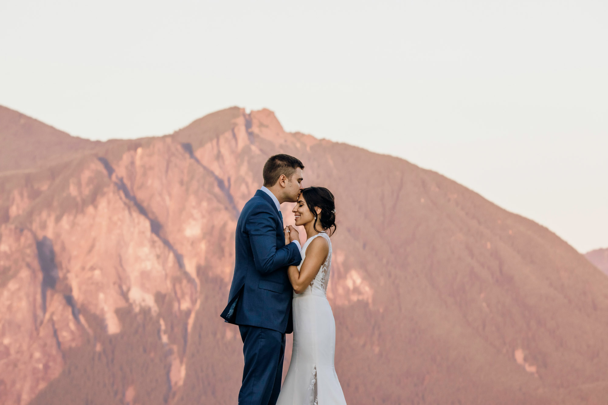 The Club at Snoqualmie Ridge wedding by Snoqualmie Wedding Photographer James Thomas Long Photography