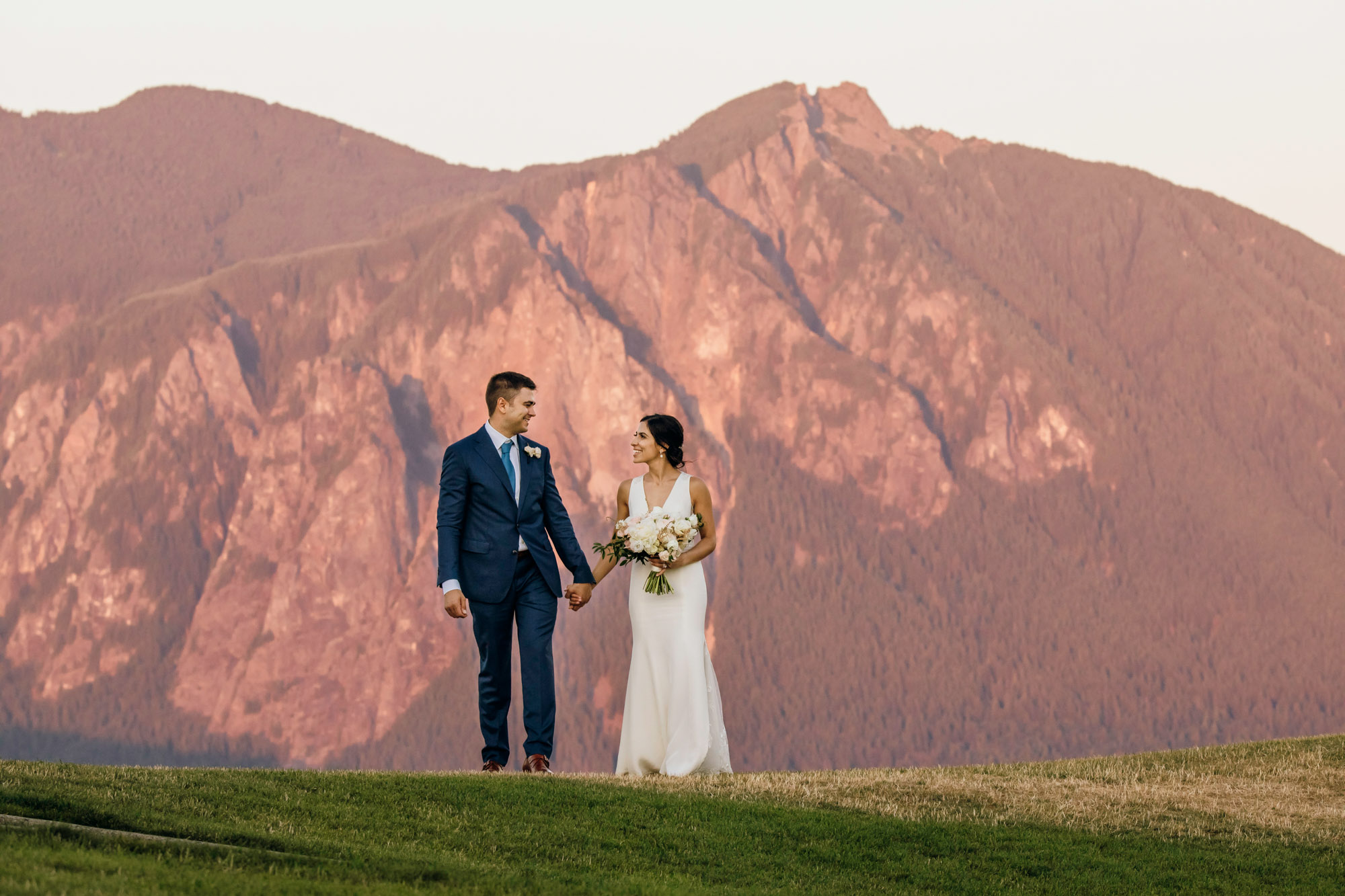 The Club at Snoqualmie Ridge wedding by Snoqualmie Wedding Photographer James Thomas Long Photography