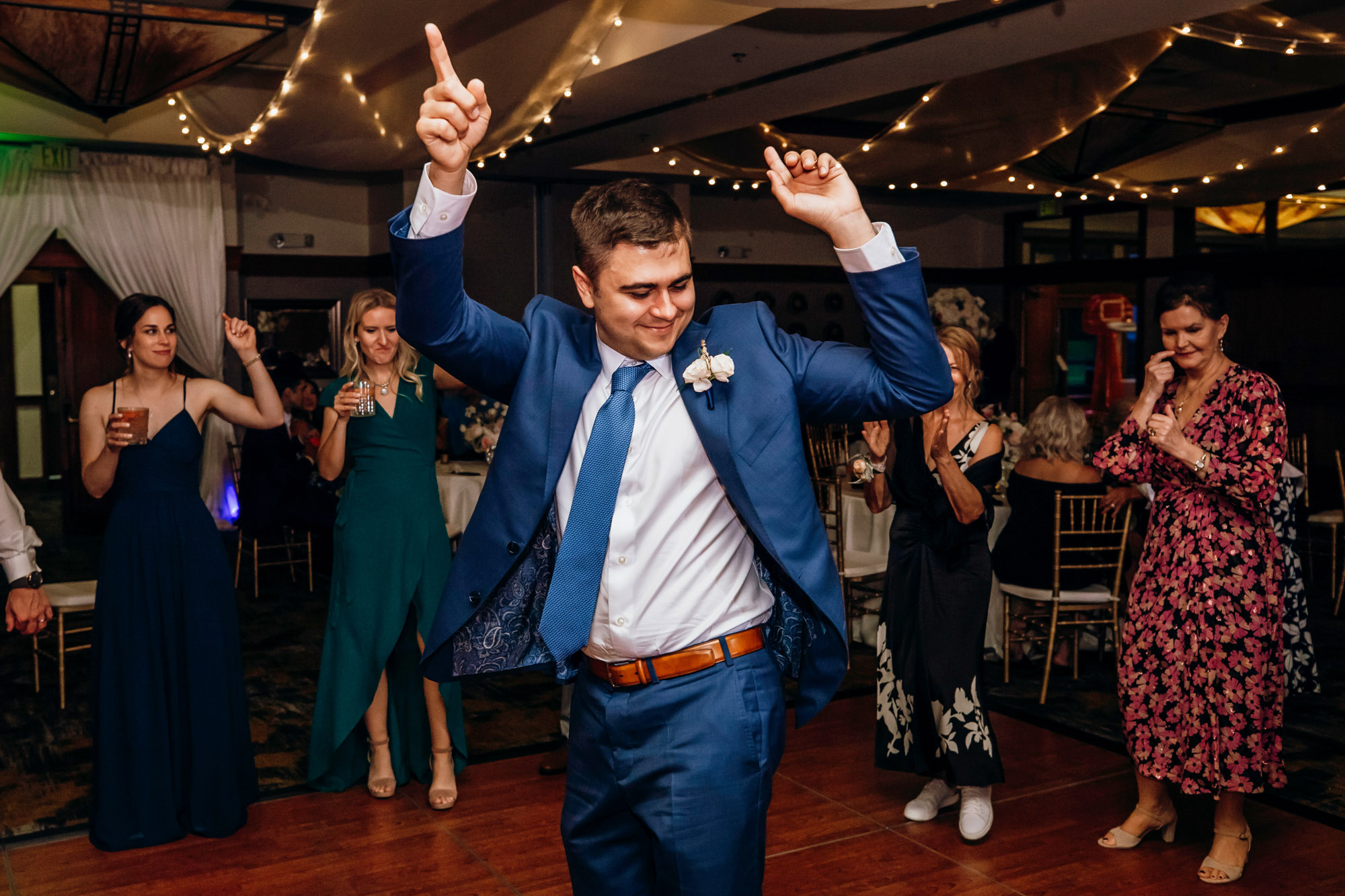 The Club at Snoqualmie Ridge wedding by Snoqualmie Wedding Photographer James Thomas Long Photography