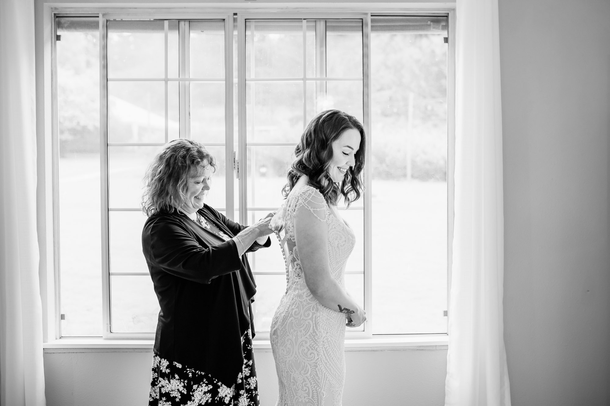 Evergreen Meadows Snoqualmie WA wedding by Snoqualmie wedding photographer James Thomas Long Photography