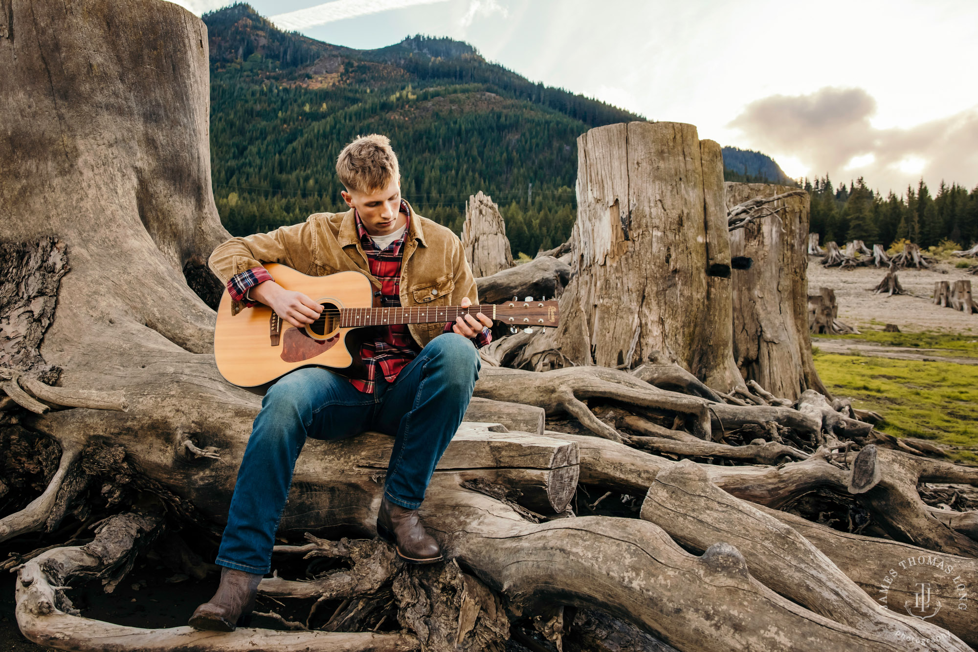 Mount Si Senior Portrait Photographer James Thomas Long Photography