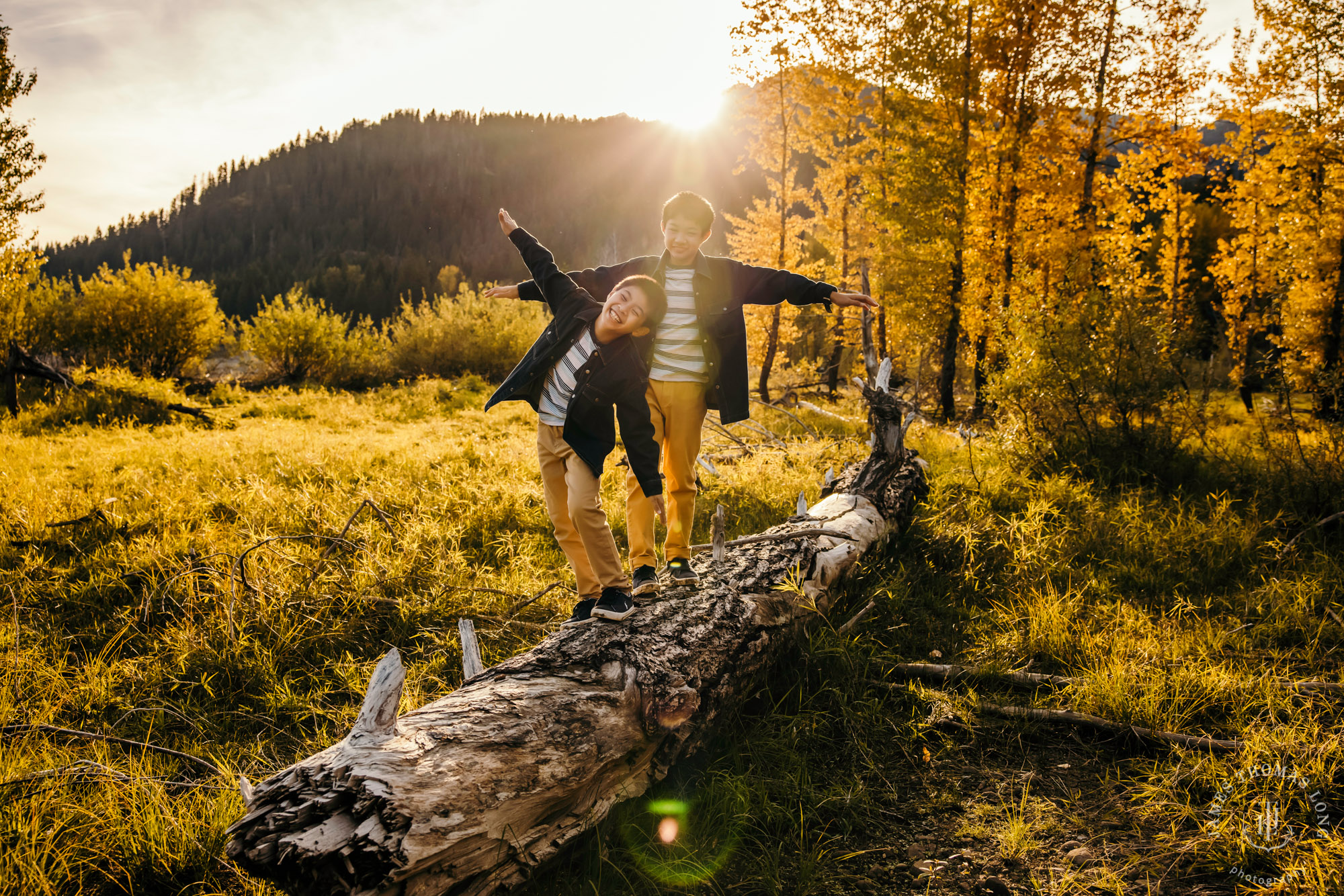 Cascade Mountain family session by Seattle family photographer James Thomas Long Photography