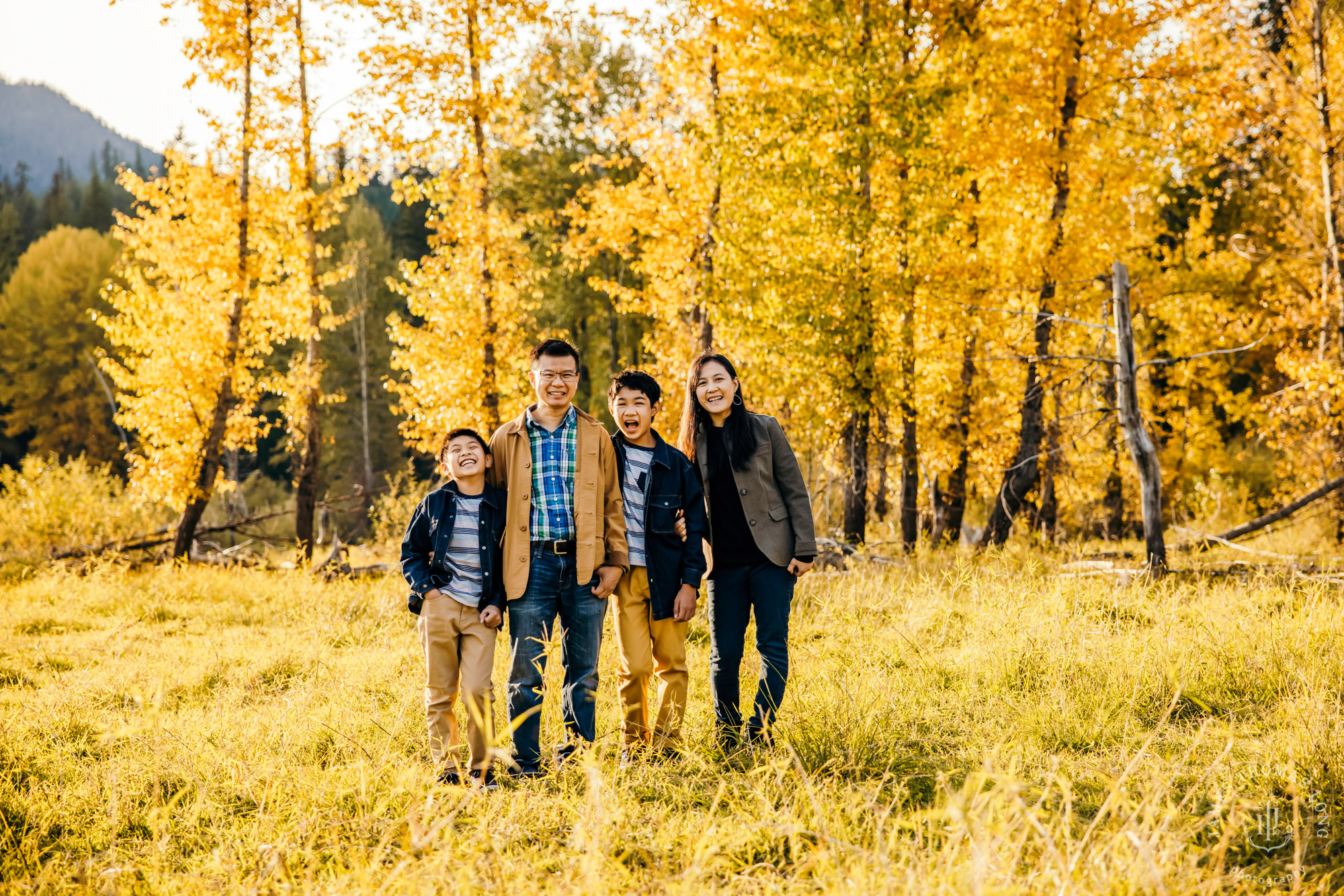 Cascade Mountain family session by Seattle family photographer James Thomas Long Photography