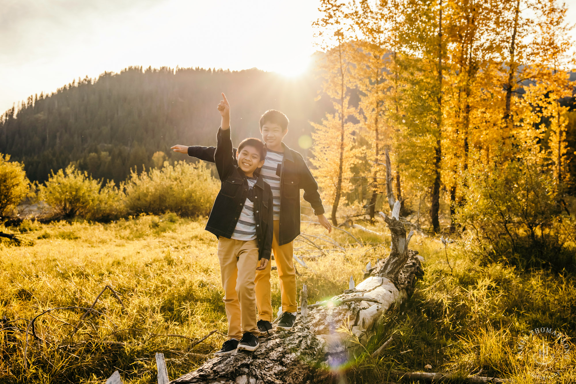 Cascade Mountain family session by Seattle family photographer James Thomas Long Photography