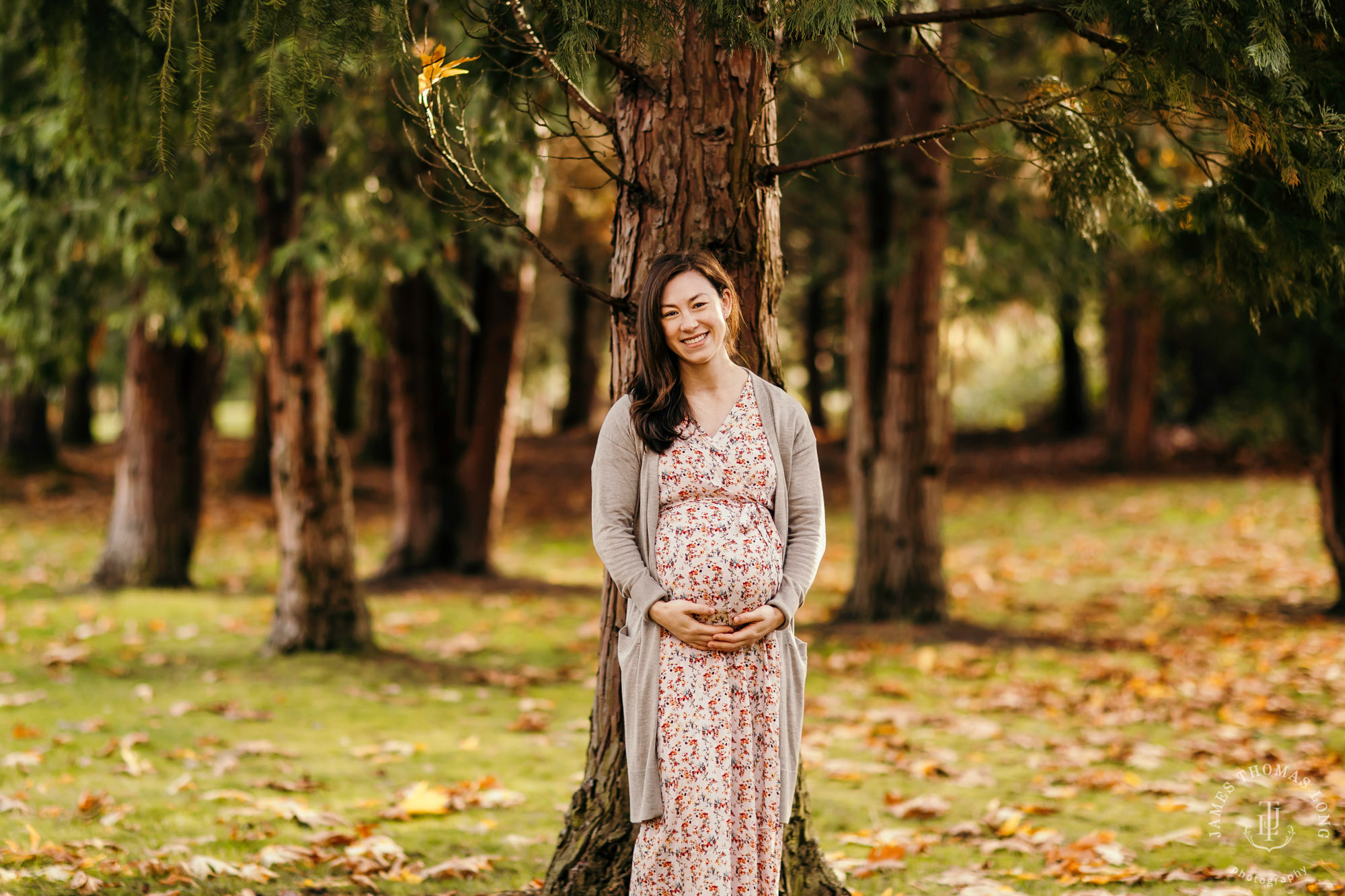 Bellevue maternity photography session by Bellevue Maternity Photographer James Thomas Long Photography