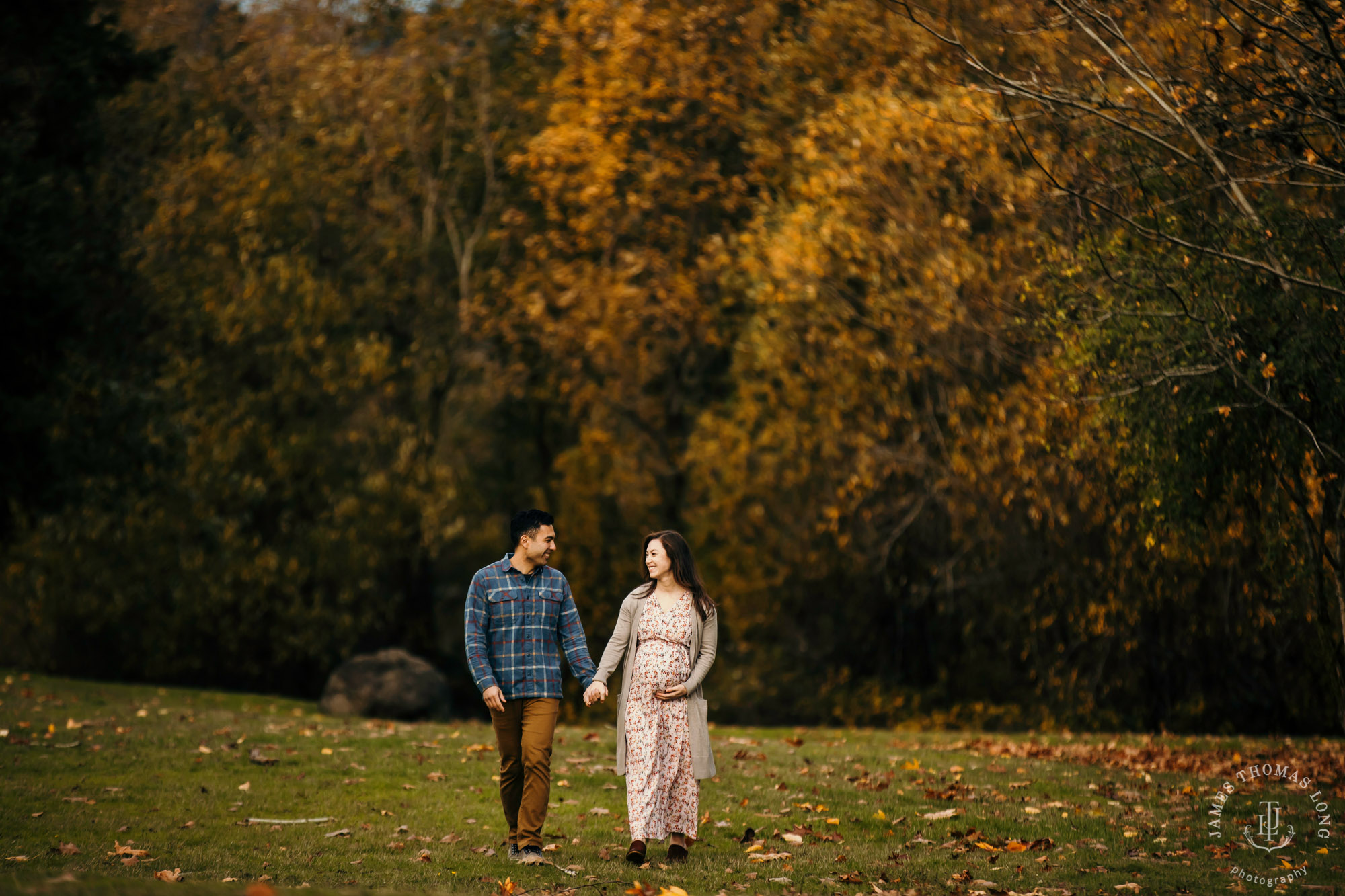 Bellevue maternity photography session by Bellevue Maternity Photographer James Thomas Long Photography