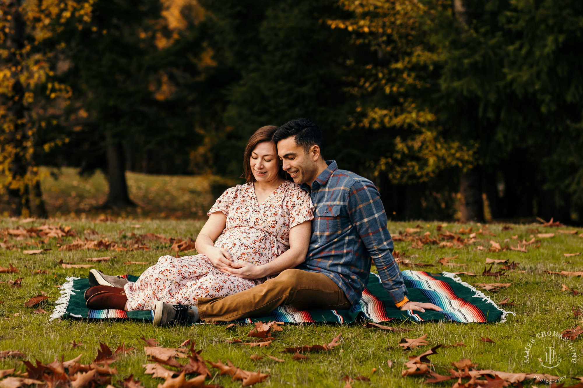 Bellevue maternity photography session by Bellevue Maternity Photographer James Thomas Long Photography