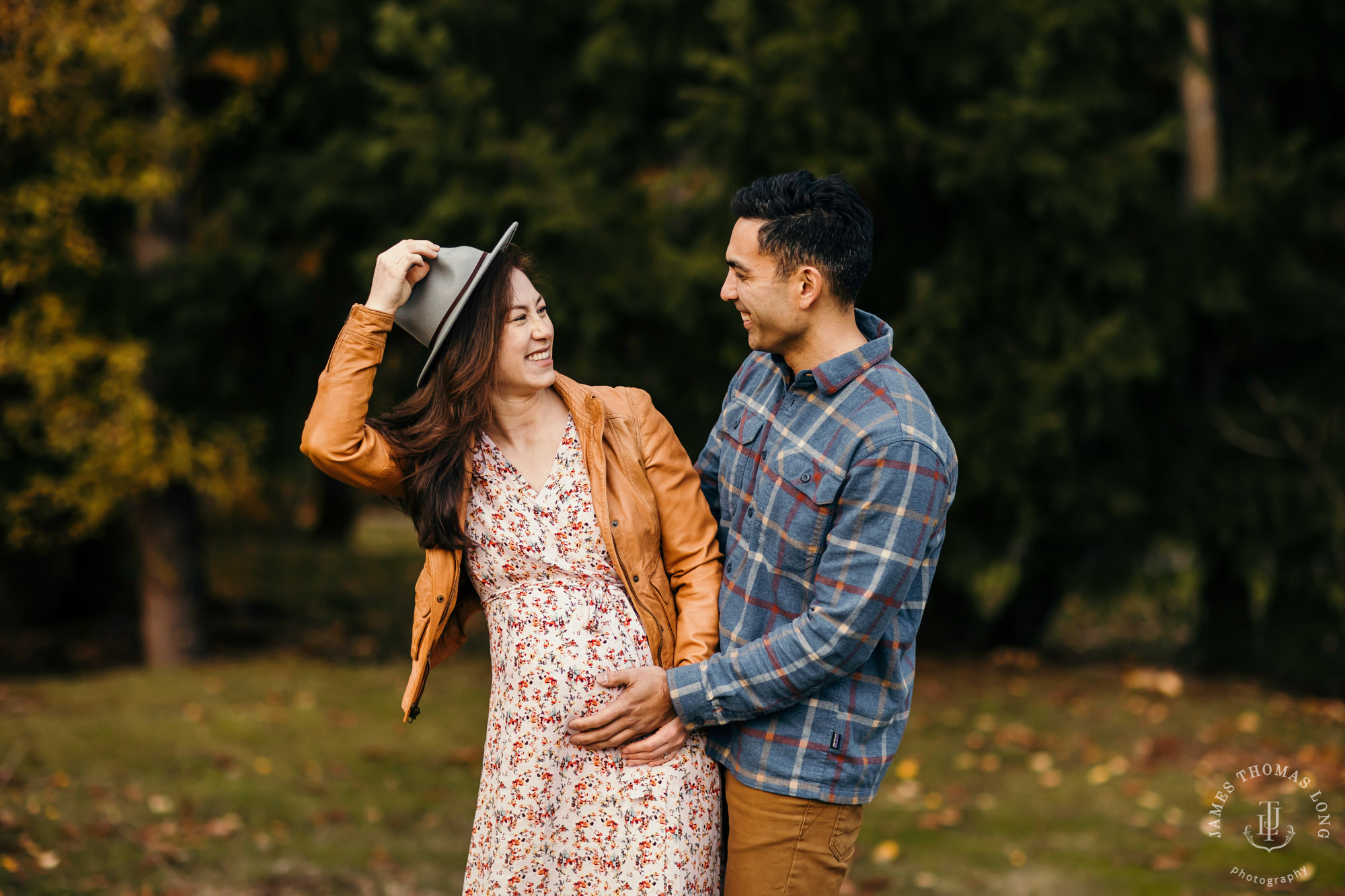 Bellevue maternity photography session by Bellevue Maternity Photographer James Thomas Long Photography