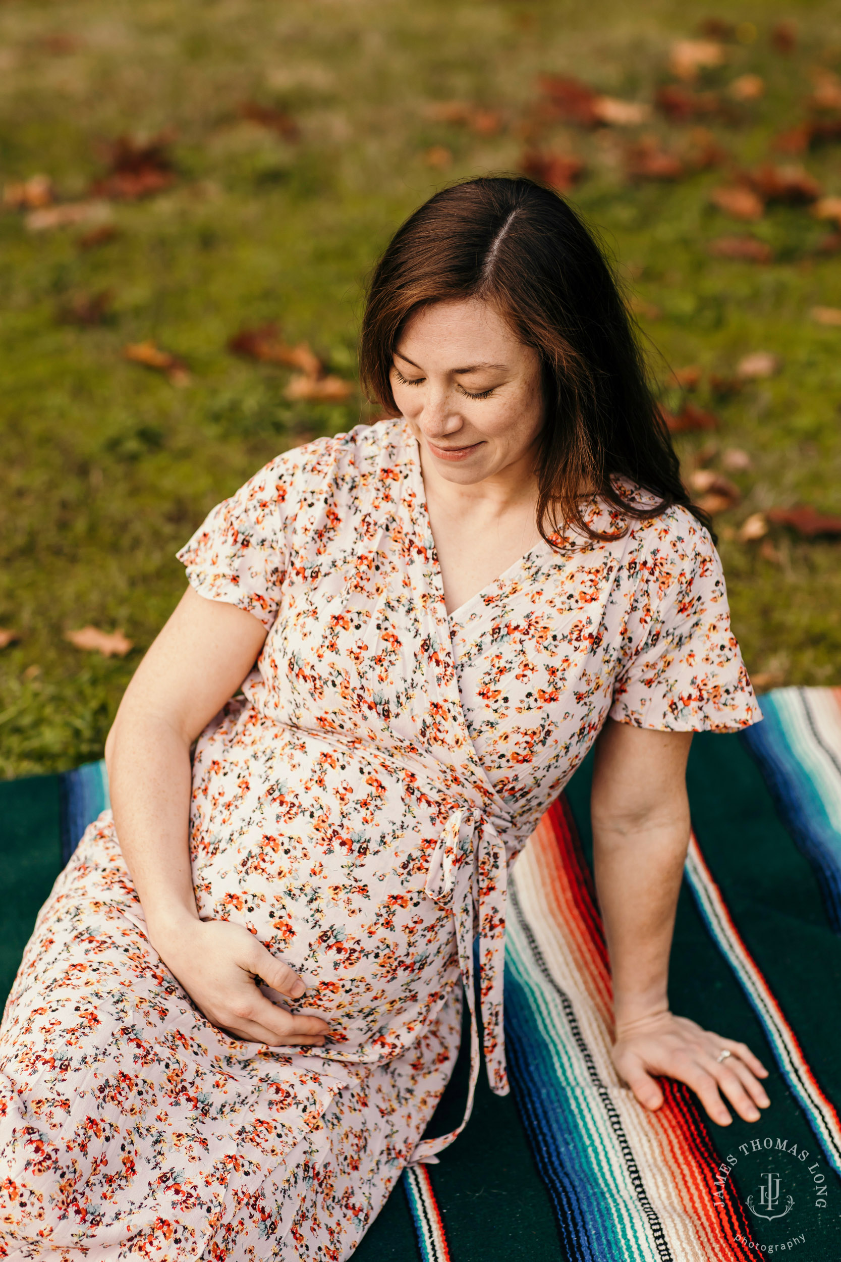 Bellevue maternity photography session by Bellevue Maternity Photographer James Thomas Long Photography