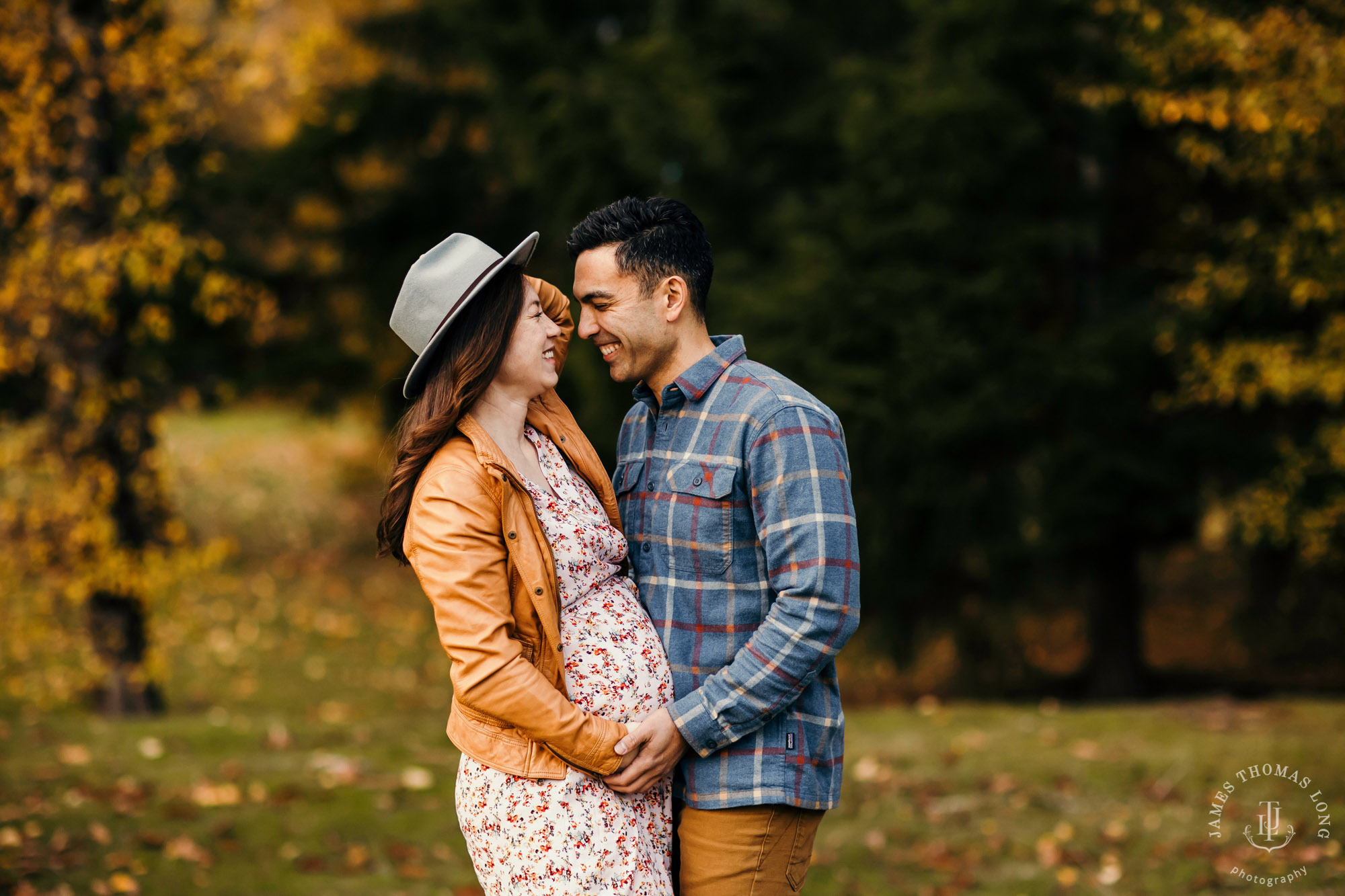 Bellevue maternity photography session by Bellevue Maternity Photographer James Thomas Long Photography