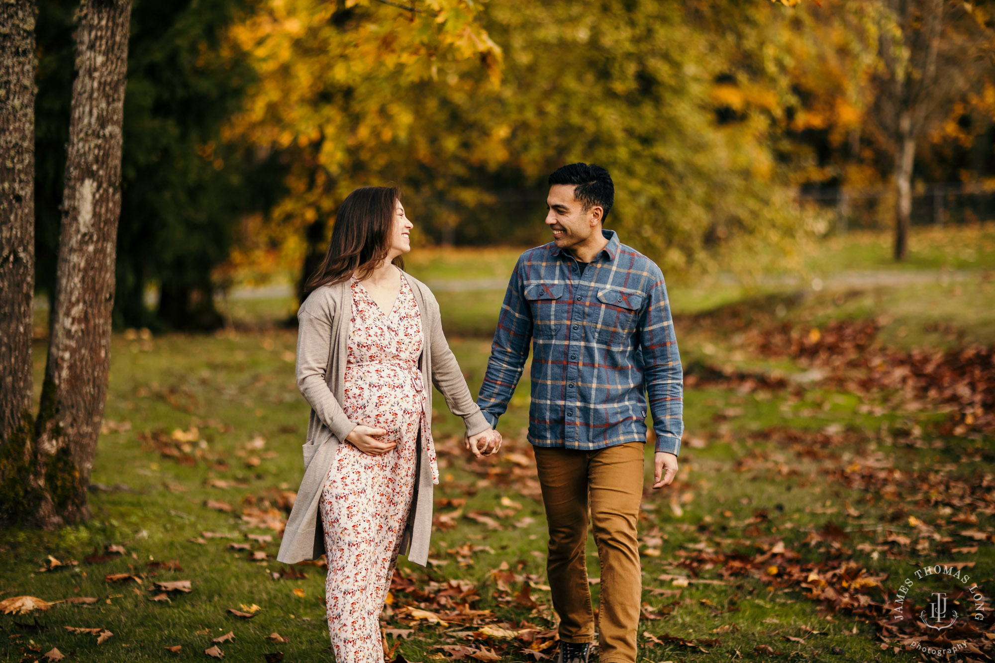 Bellevue maternity photography session by Bellevue Maternity Photographer James Thomas Long Photography