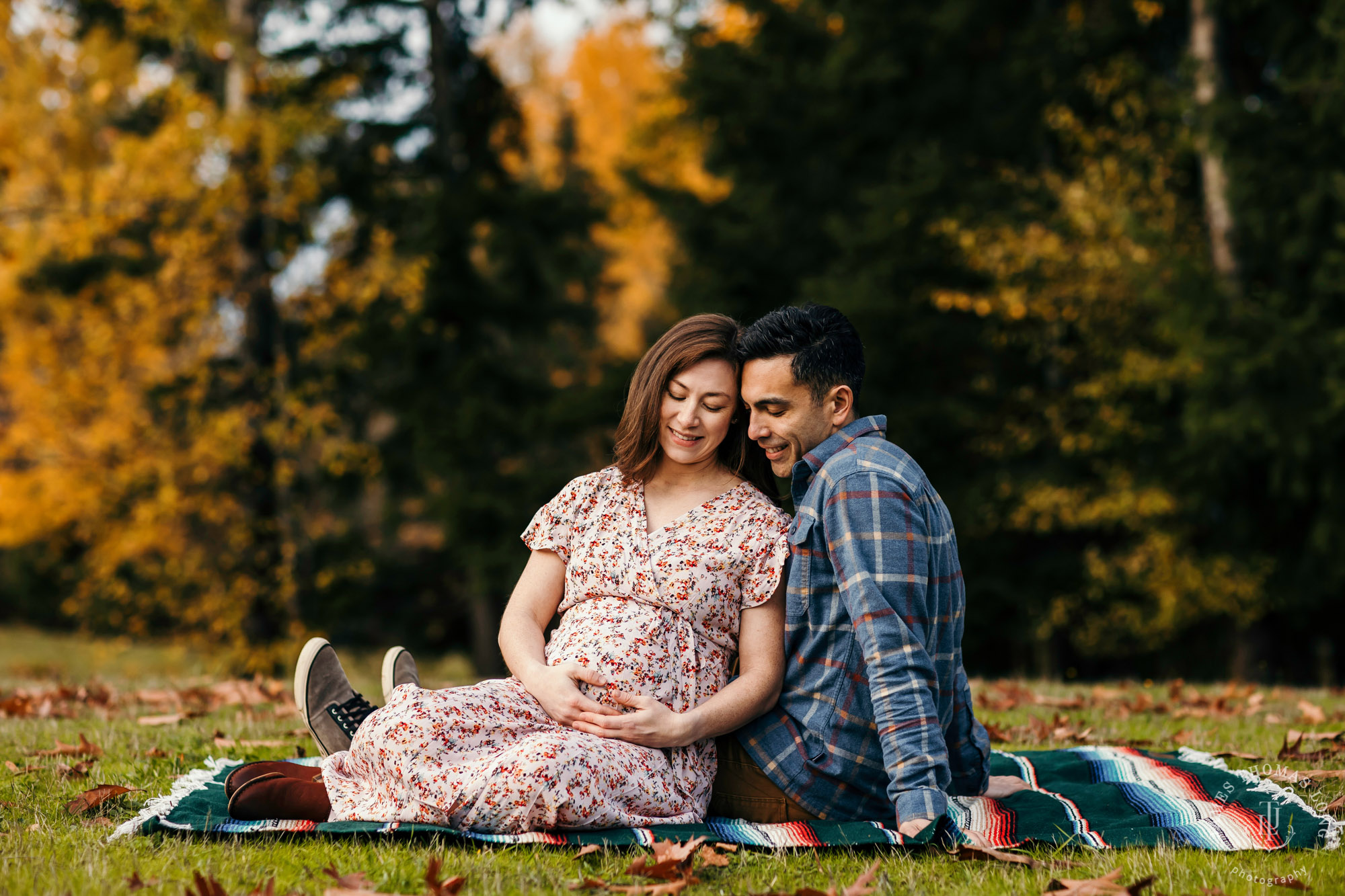 Bellevue maternity photography session by Bellevue Maternity Photographer James Thomas Long Photography