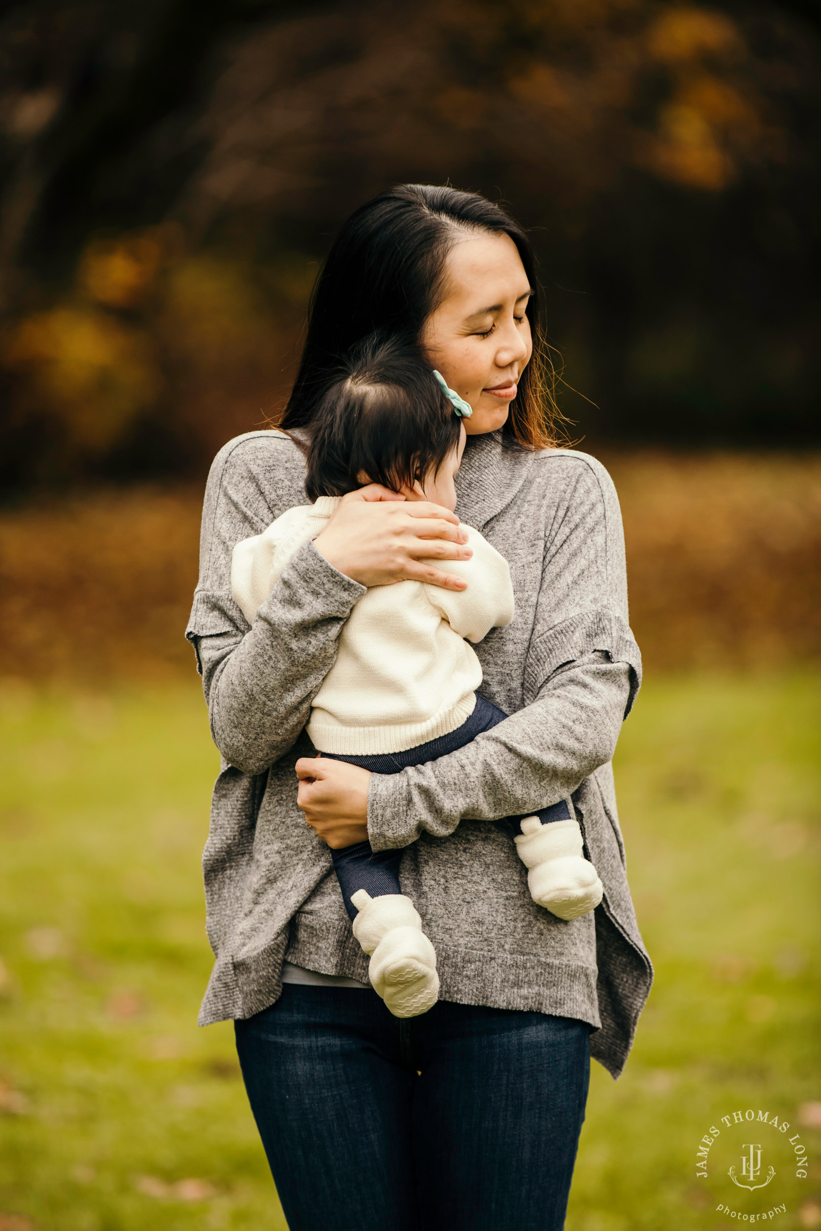 Snoqualmie baby and family session by Snoqualmie Family Photographer James Thomas Long Photography