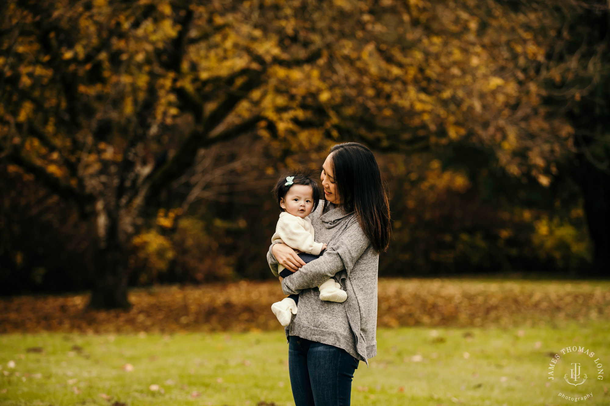 Snoqualmie baby and family session by Snoqualmie Family Photographer James Thomas Long Photography