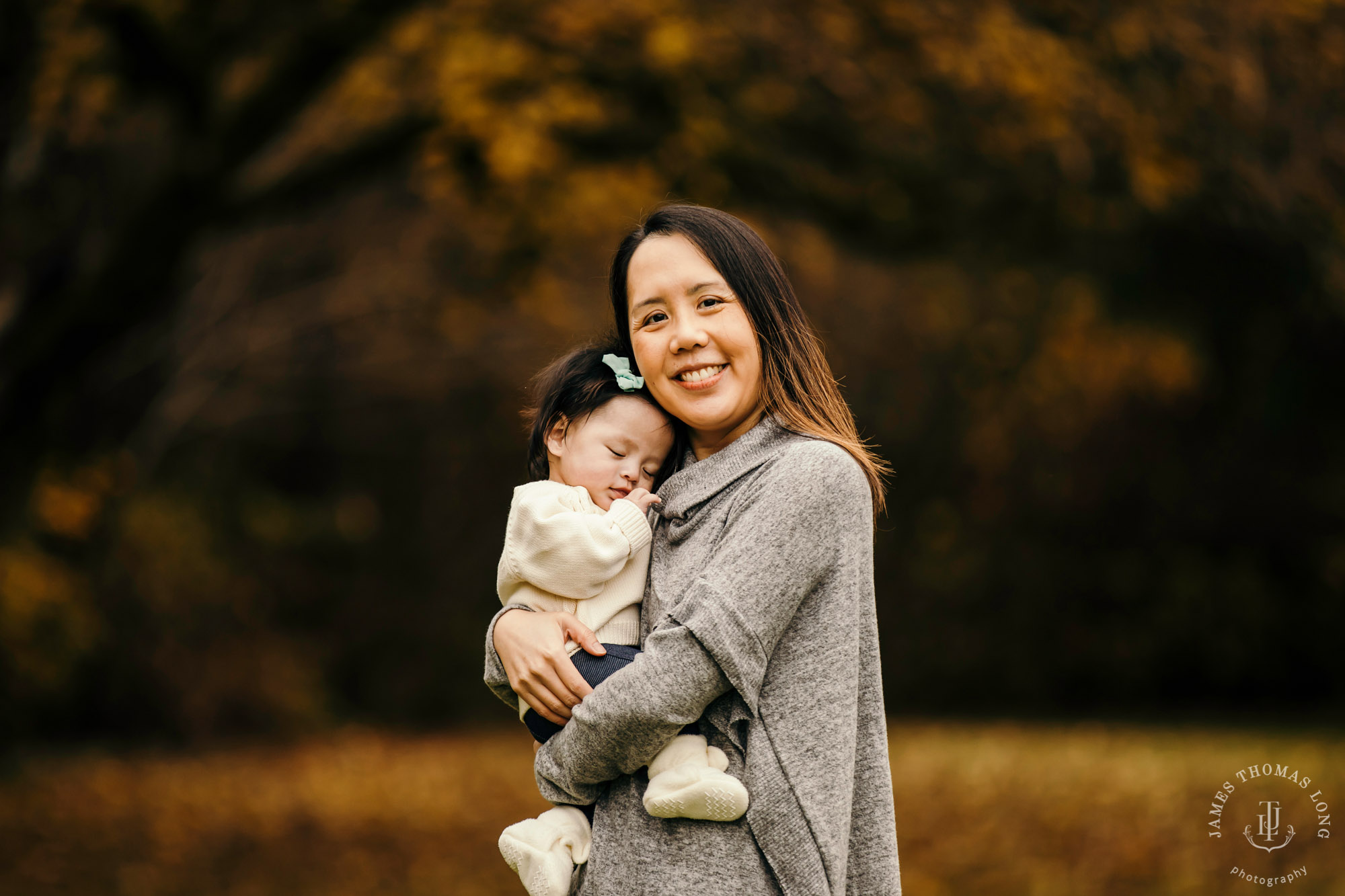 Snoqualmie baby and family session by Snoqualmie Family Photographer James Thomas Long Photography