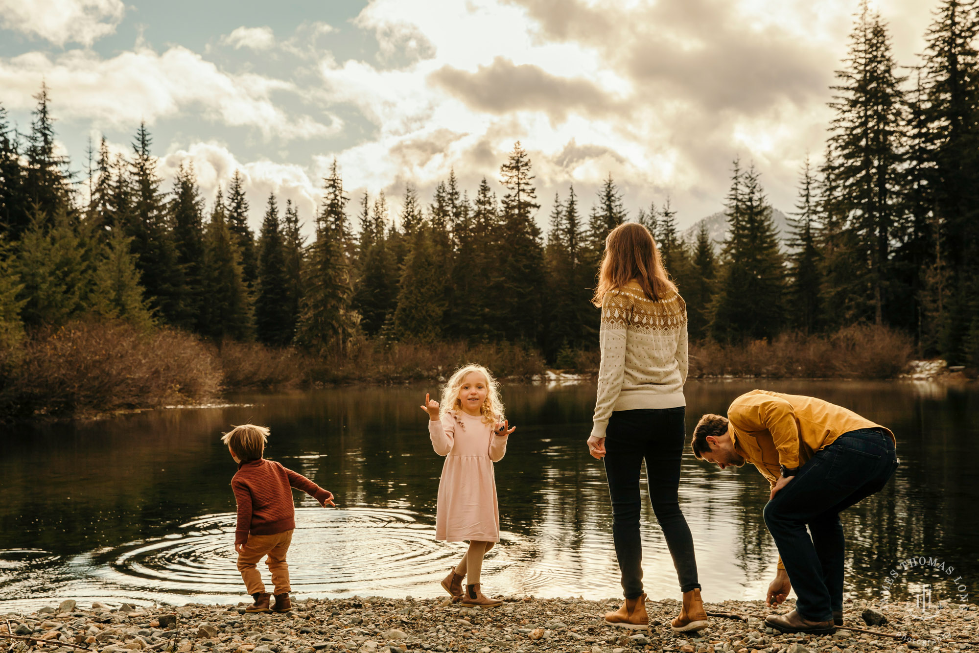 Snoqualmie Pass family photography session by Snoqualmie family photographer James Thomas Long Photography