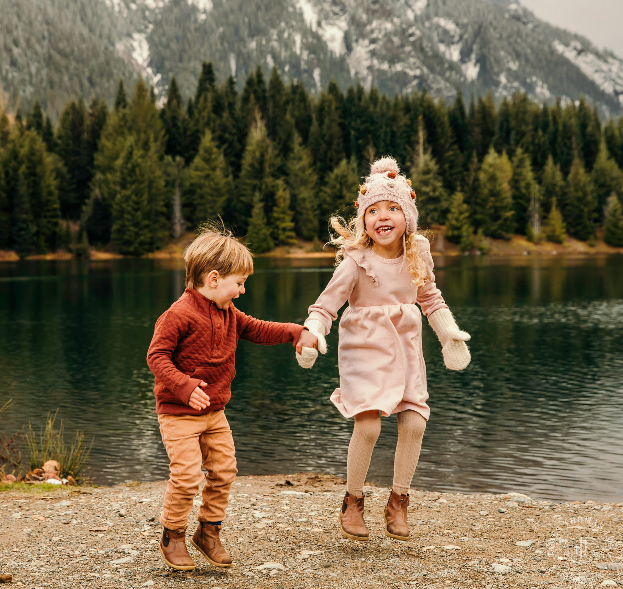 Snoqualmie Pass family photography session by Snoqualmie family photographer James Thomas Long Photography