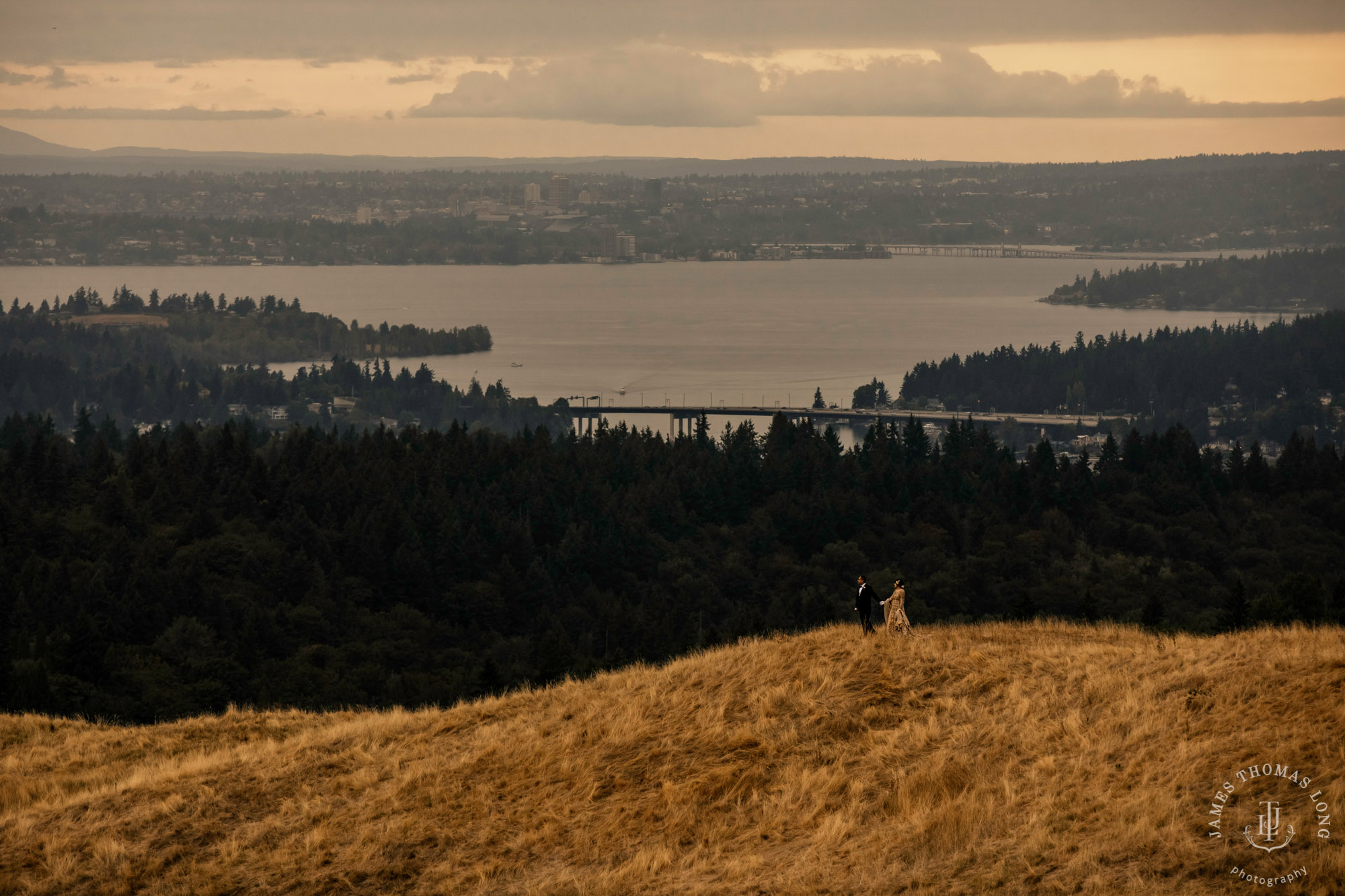 The Golf Club at Newcastle wedding by Seattle wedding photographer James Thomas Long Photography