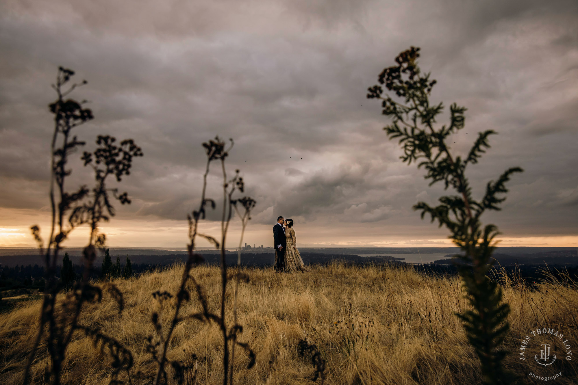 The Golf Club at Newcastle wedding by Seattle wedding photographer James Thomas Long Photography