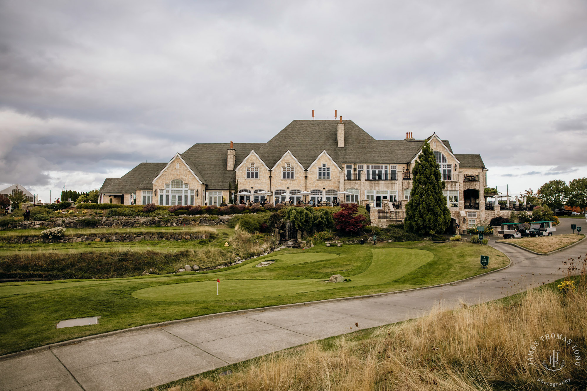 The Golf Club at Newcastle wedding by Seattle wedding photographer James Thomas Long Photography