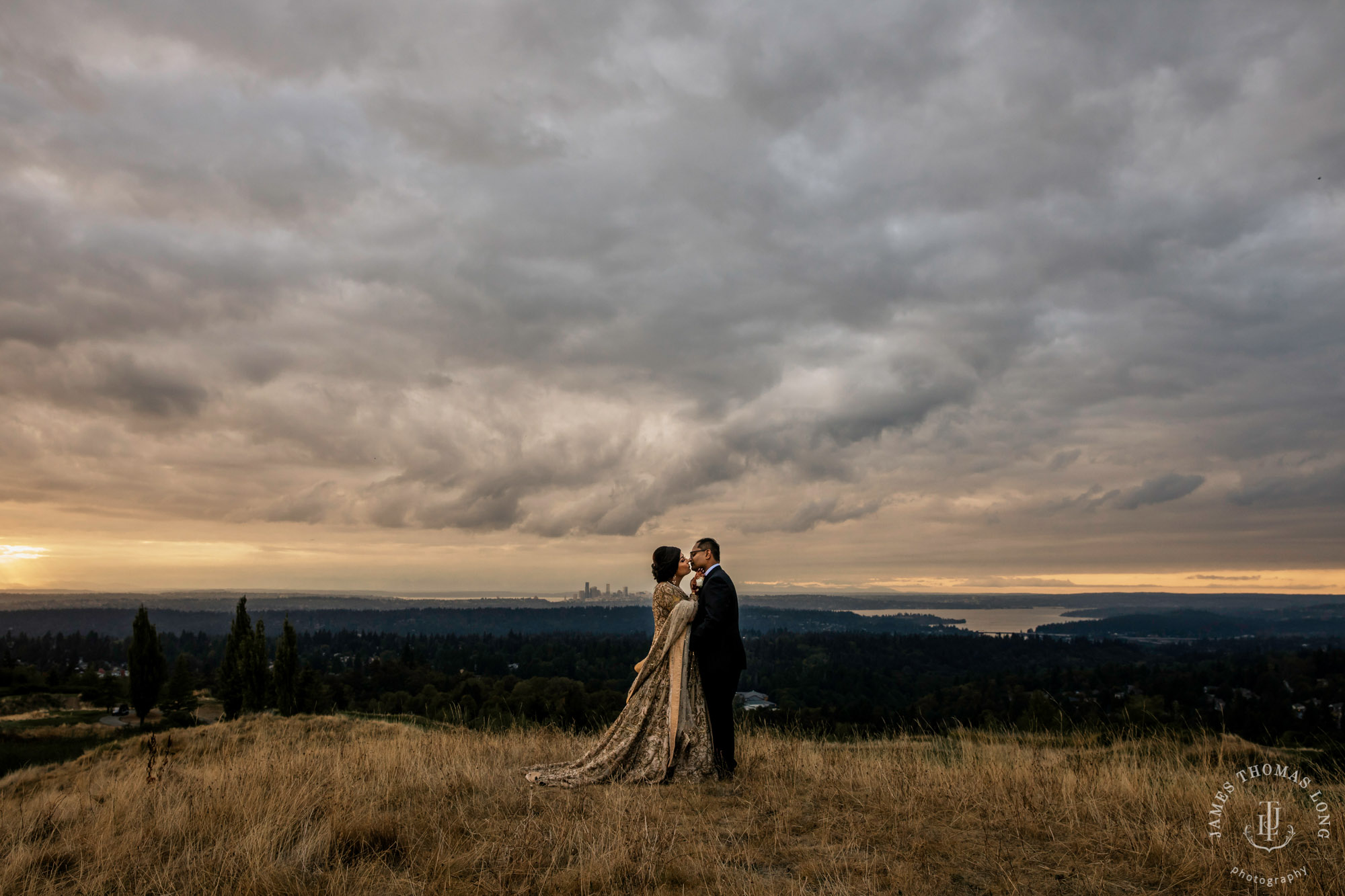 The Golf Club at Newcastle wedding by Seattle wedding photographer James Thomas Long Photography