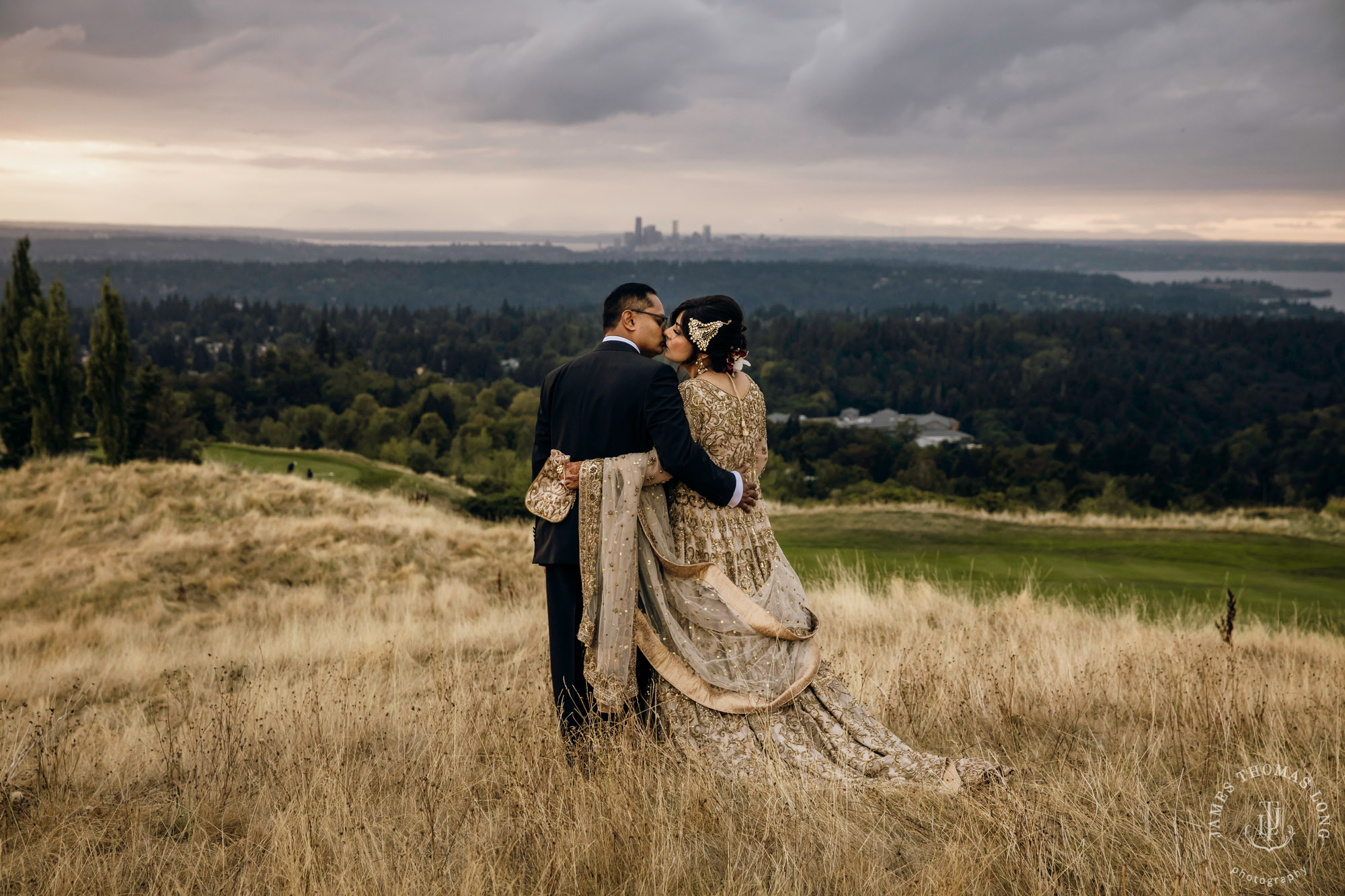 The Golf Club at Newcastle wedding by Seattle wedding photographer James Thomas Long Photography