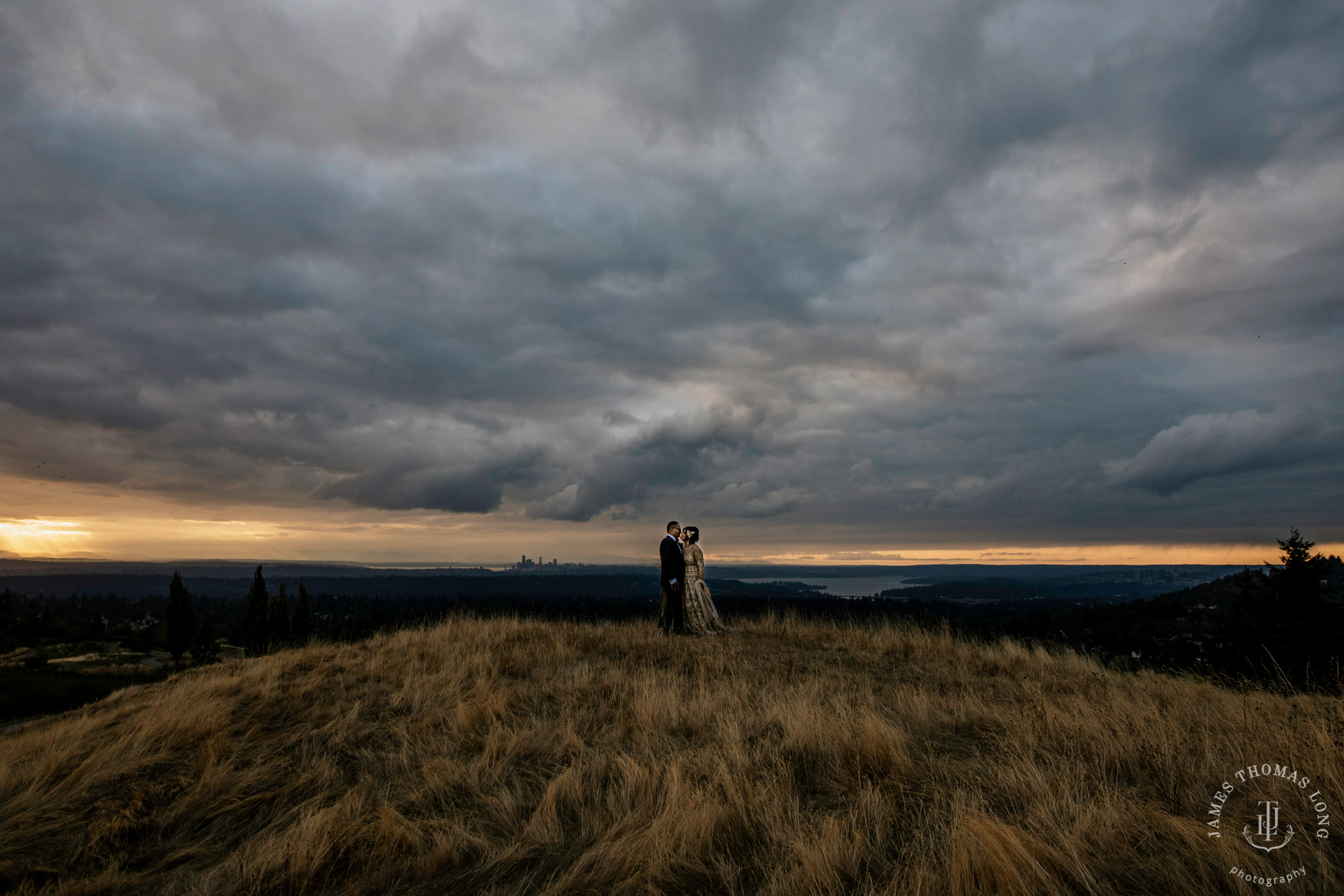 The Golf Club at Newcastle wedding by Seattle wedding photographer James Thomas Long Photography