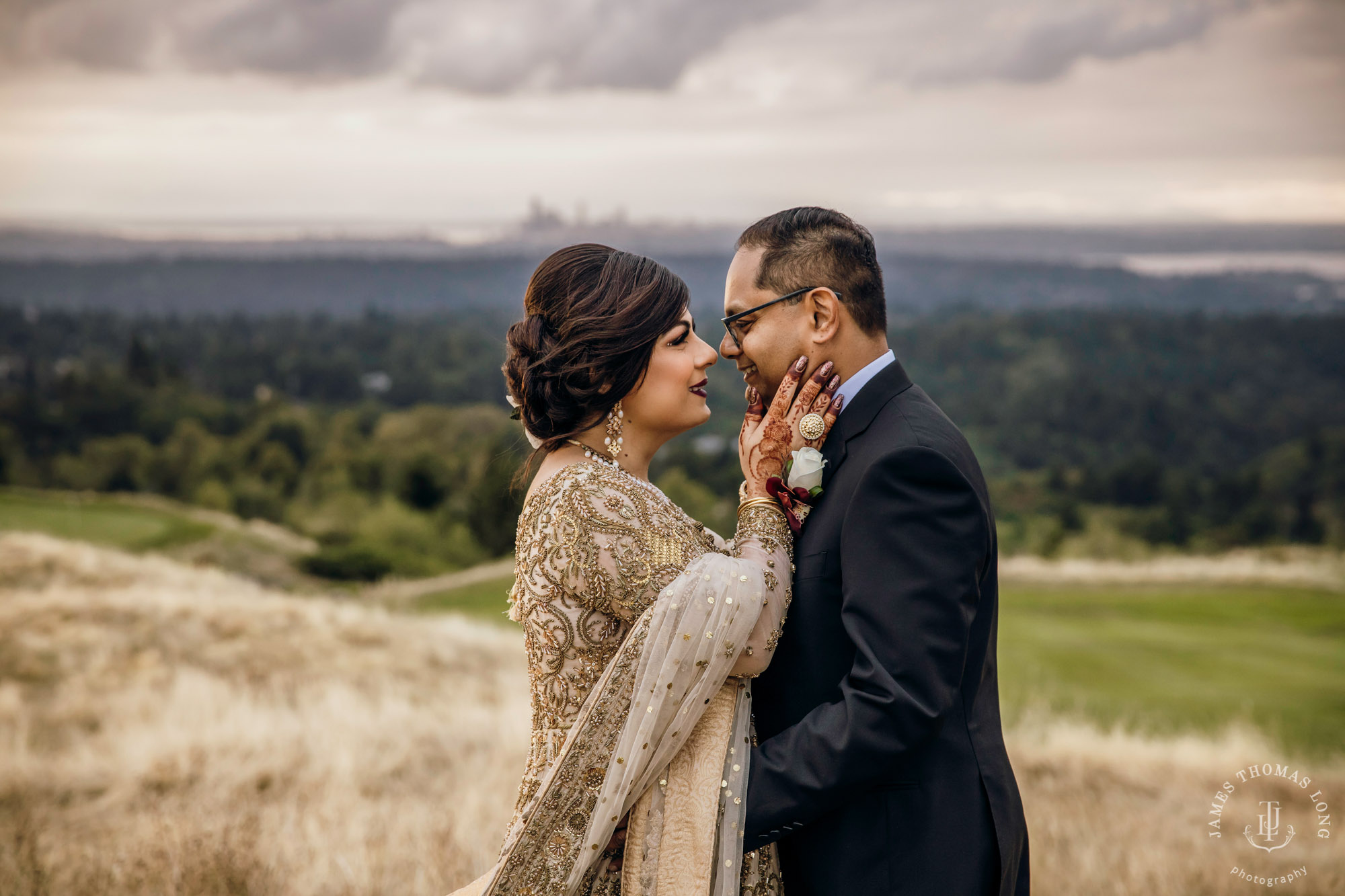 The Golf Club at Newcastle wedding by Seattle wedding photographer James Thomas Long Photography