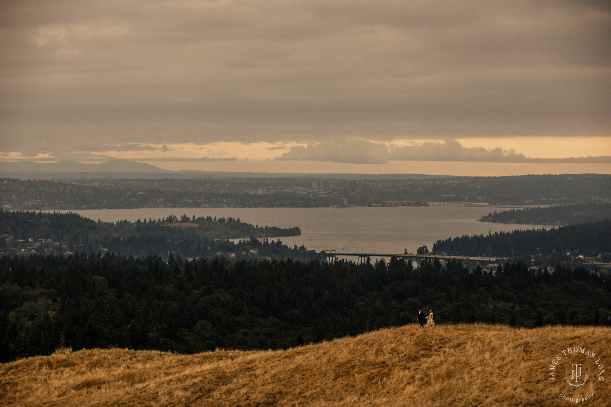 The Golf Club at Newcastle wedding by Seattle wedding photographer James Thomas Long Photography