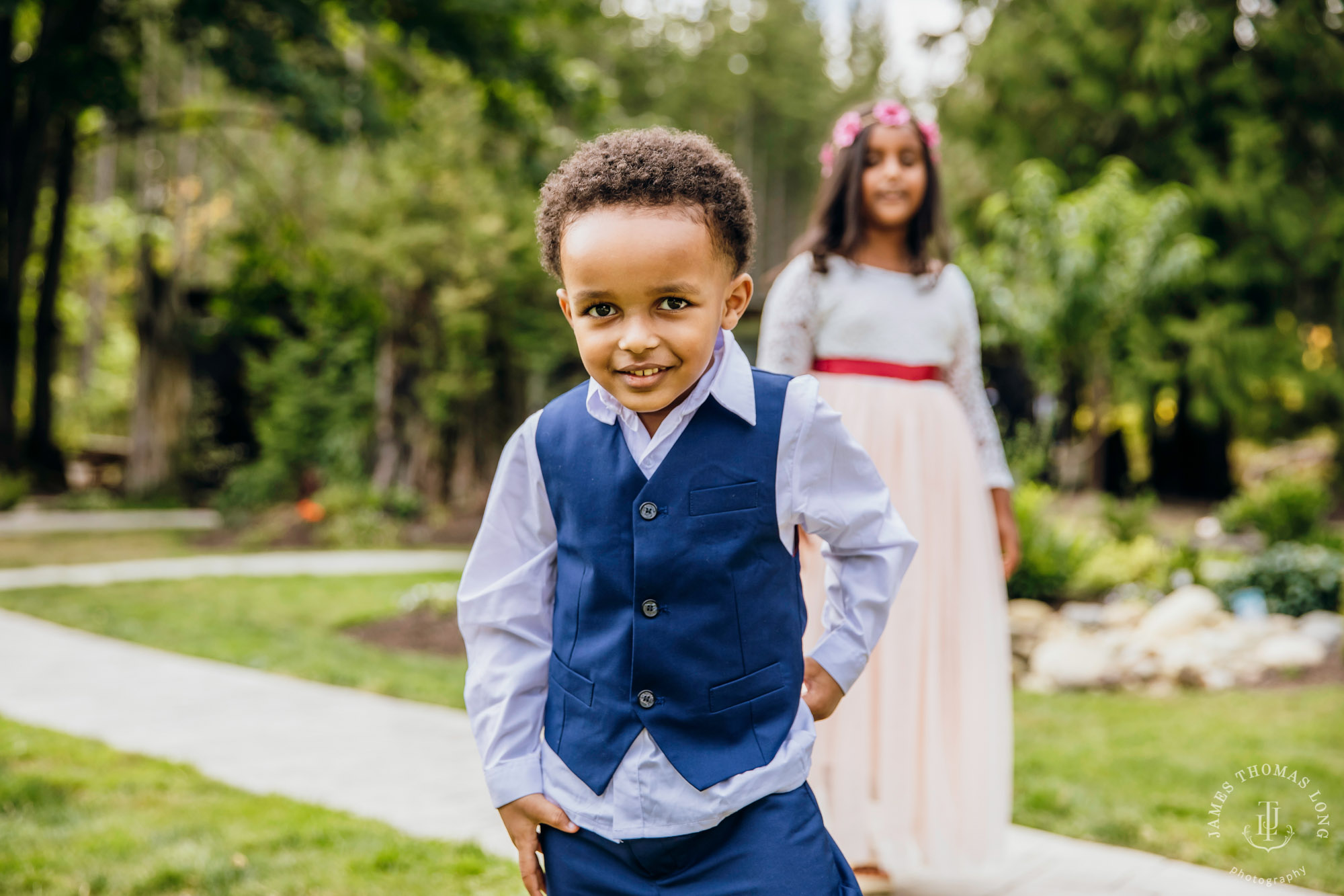 Evergreen Meadows Snoqualmie wedding by Seattle wedding photographer James Thomas Long Photography