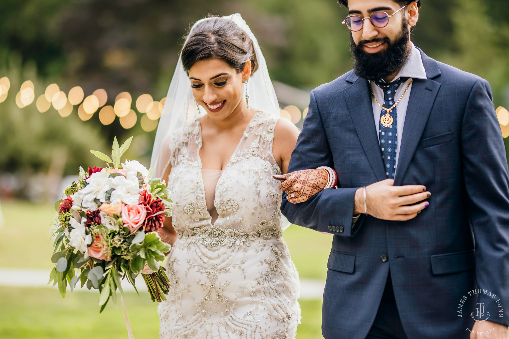 Evergreen Meadows Snoqualmie wedding by Seattle wedding photographer James Thomas Long Photography