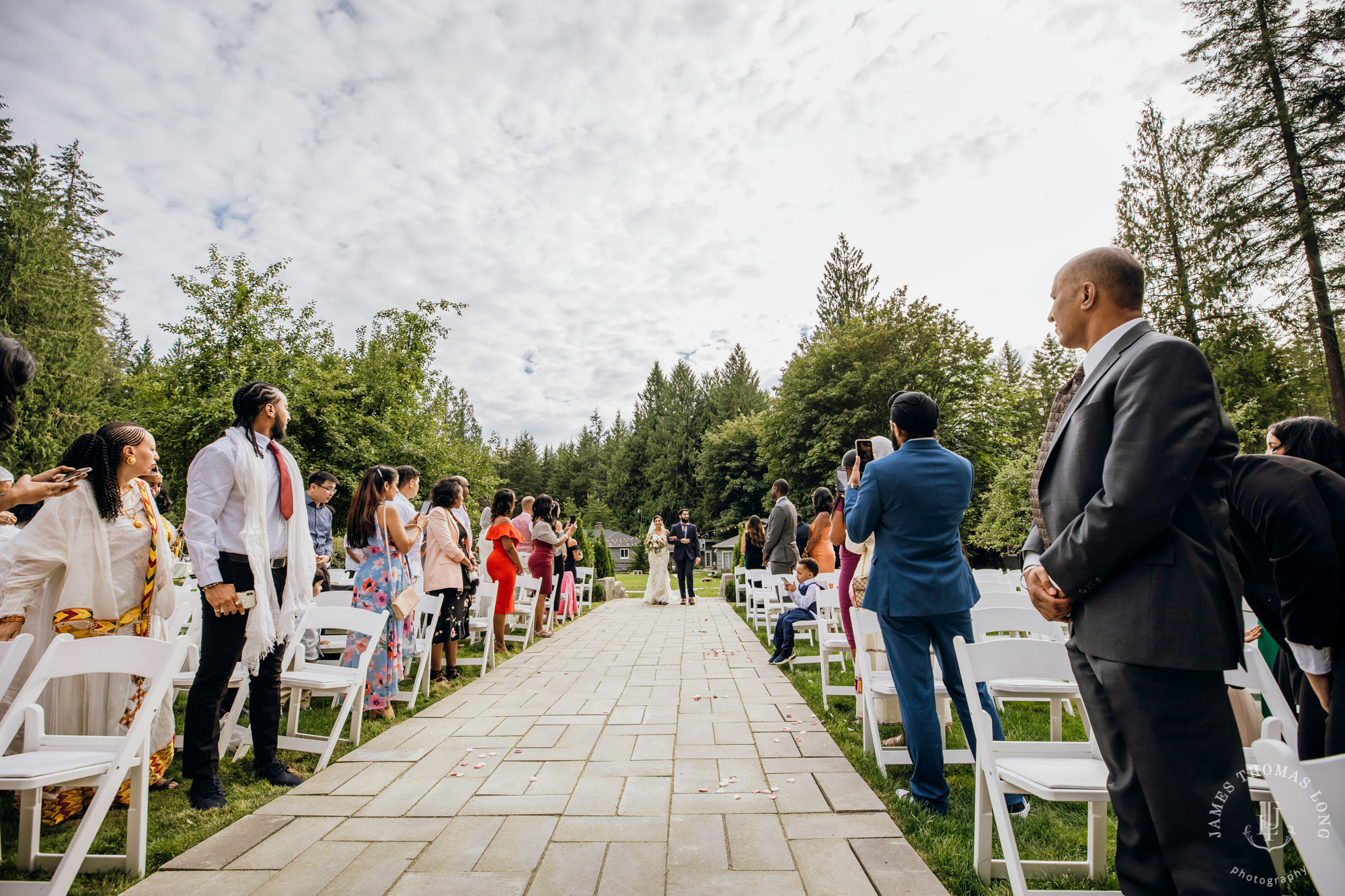 Evergreen Meadows Snoqualmie wedding by Seattle wedding photographer James Thomas Long Photography