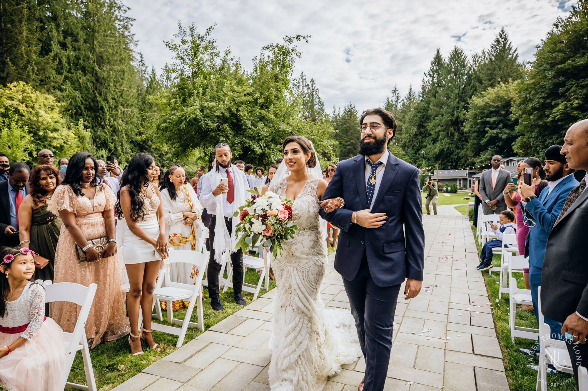 Evergreen Meadows Snoqualmie wedding by Seattle wedding photographer James Thomas Long Photography