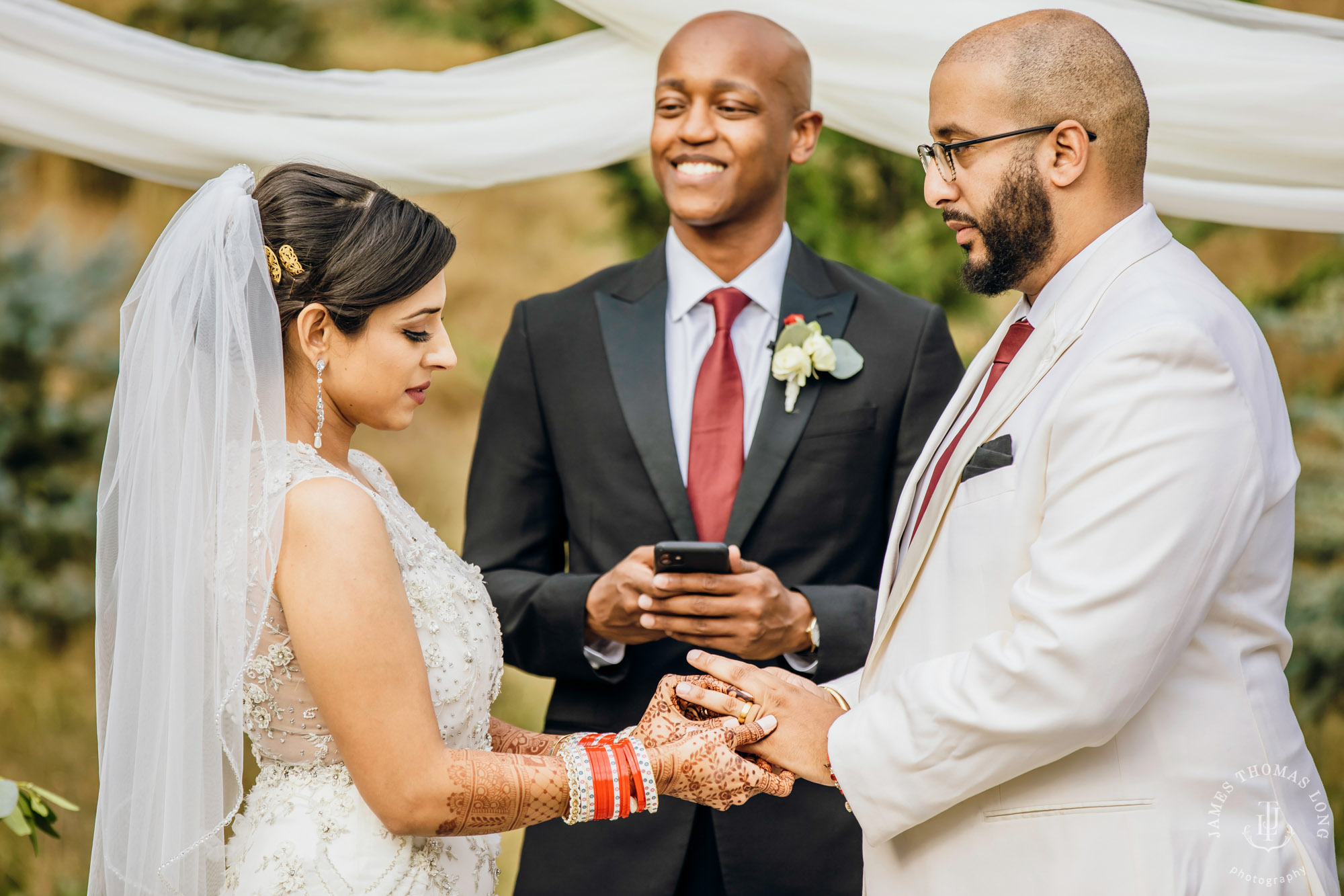 Evergreen Meadows Snoqualmie wedding by Seattle wedding photographer James Thomas Long Photography