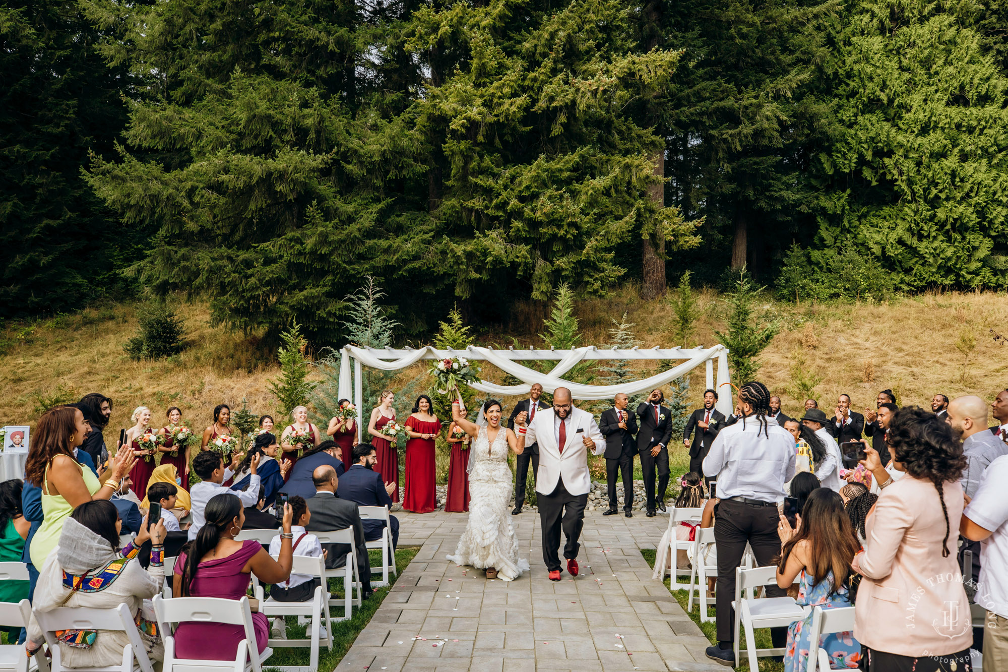 Evergreen Meadows Snoqualmie wedding by Seattle wedding photographer James Thomas Long Photography