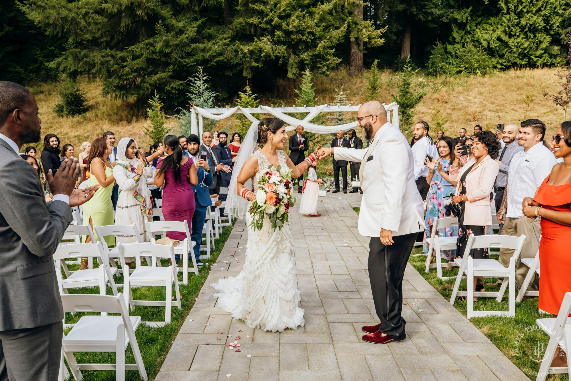 Evergreen Meadows Snoqualmie wedding by Seattle wedding photographer James Thomas Long Photography