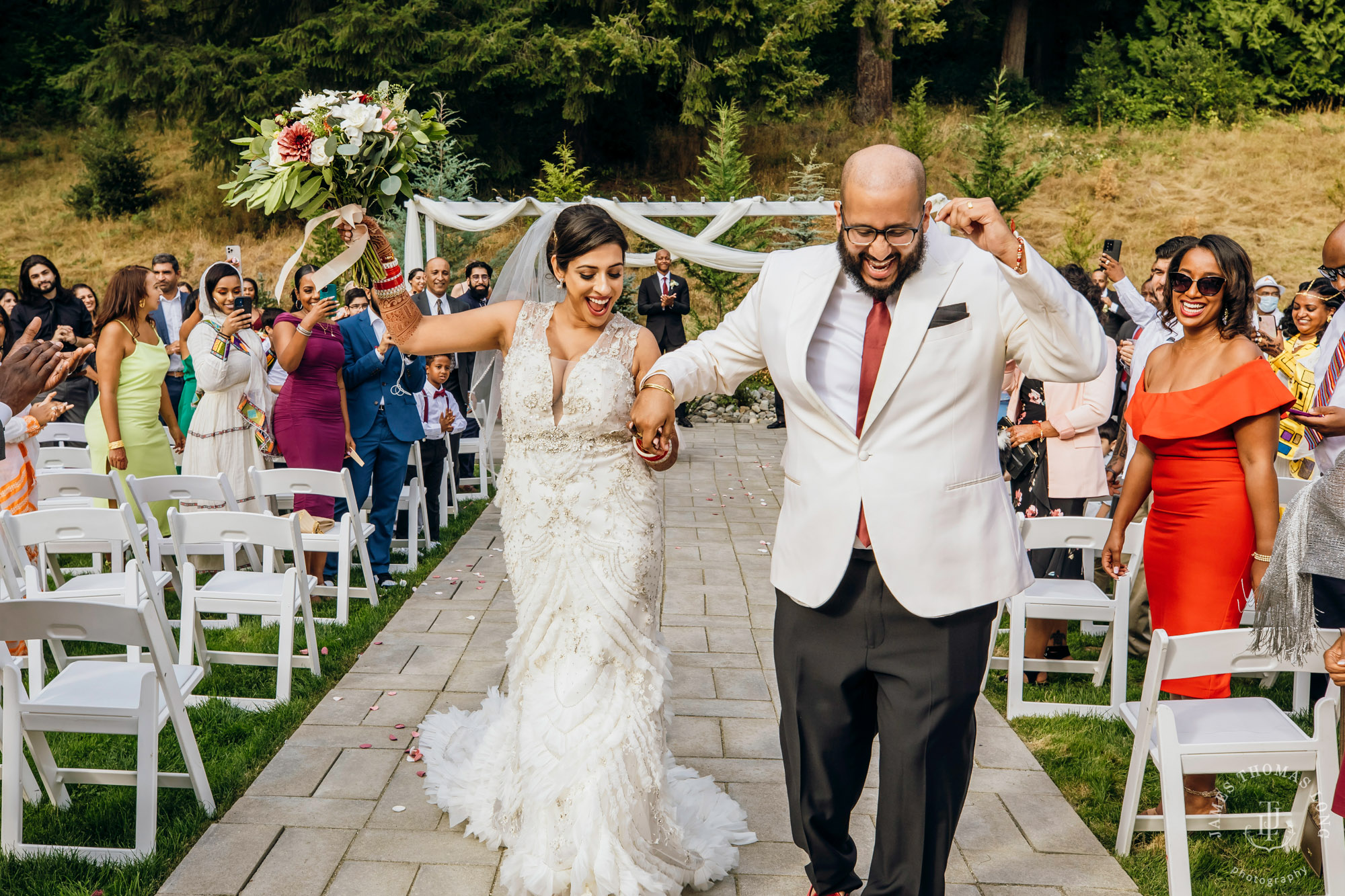 Evergreen Meadows Snoqualmie wedding by Seattle wedding photographer James Thomas Long Photography