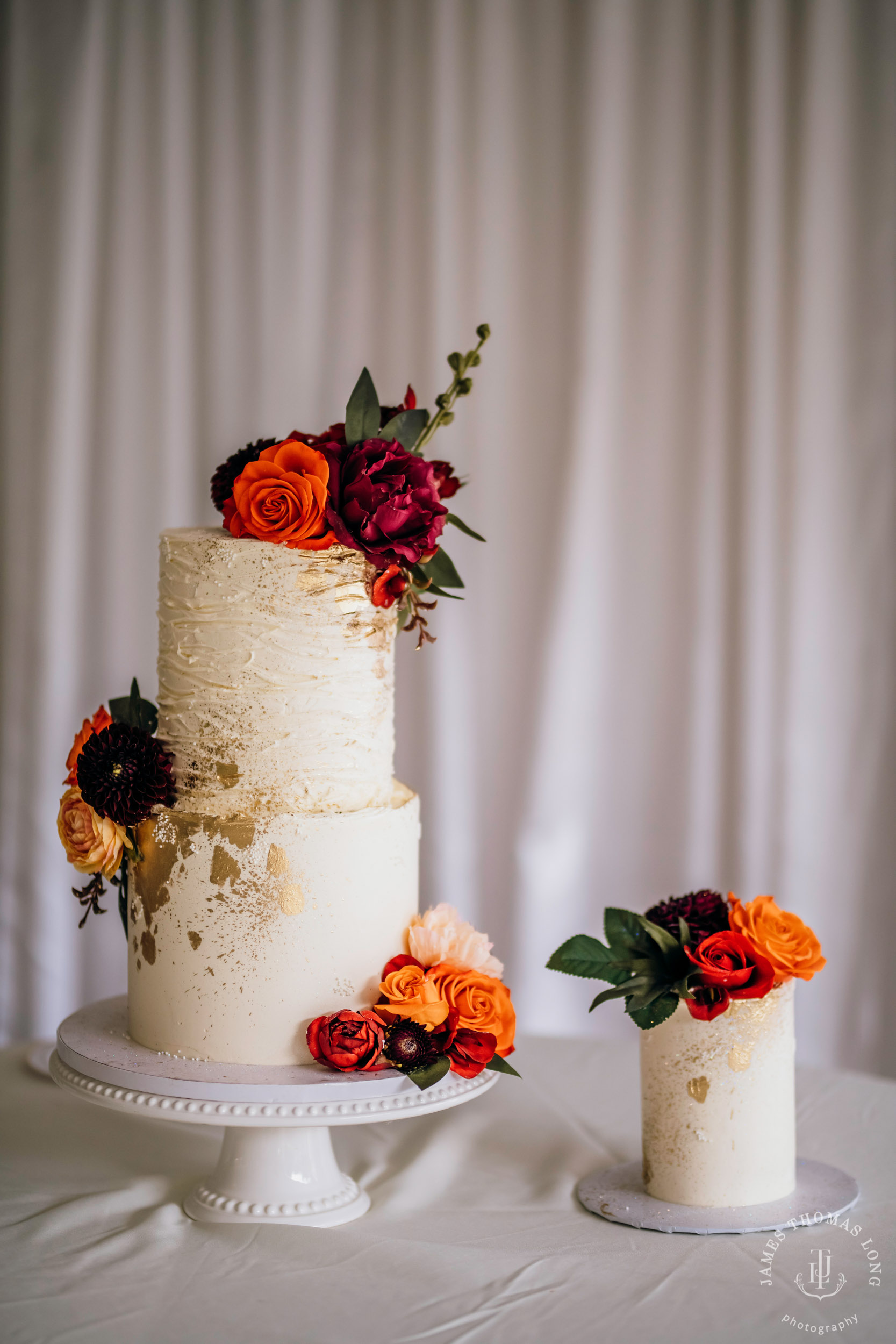 Evergreen Meadows Snoqualmie wedding by Seattle wedding photographer James Thomas Long Photography