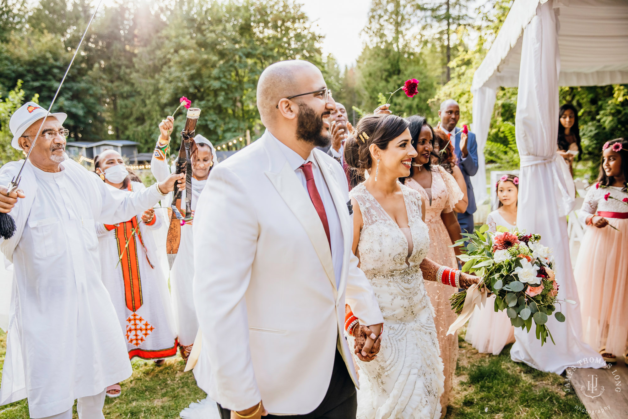 Evergreen Meadows Snoqualmie wedding by Seattle wedding photographer James Thomas Long Photography