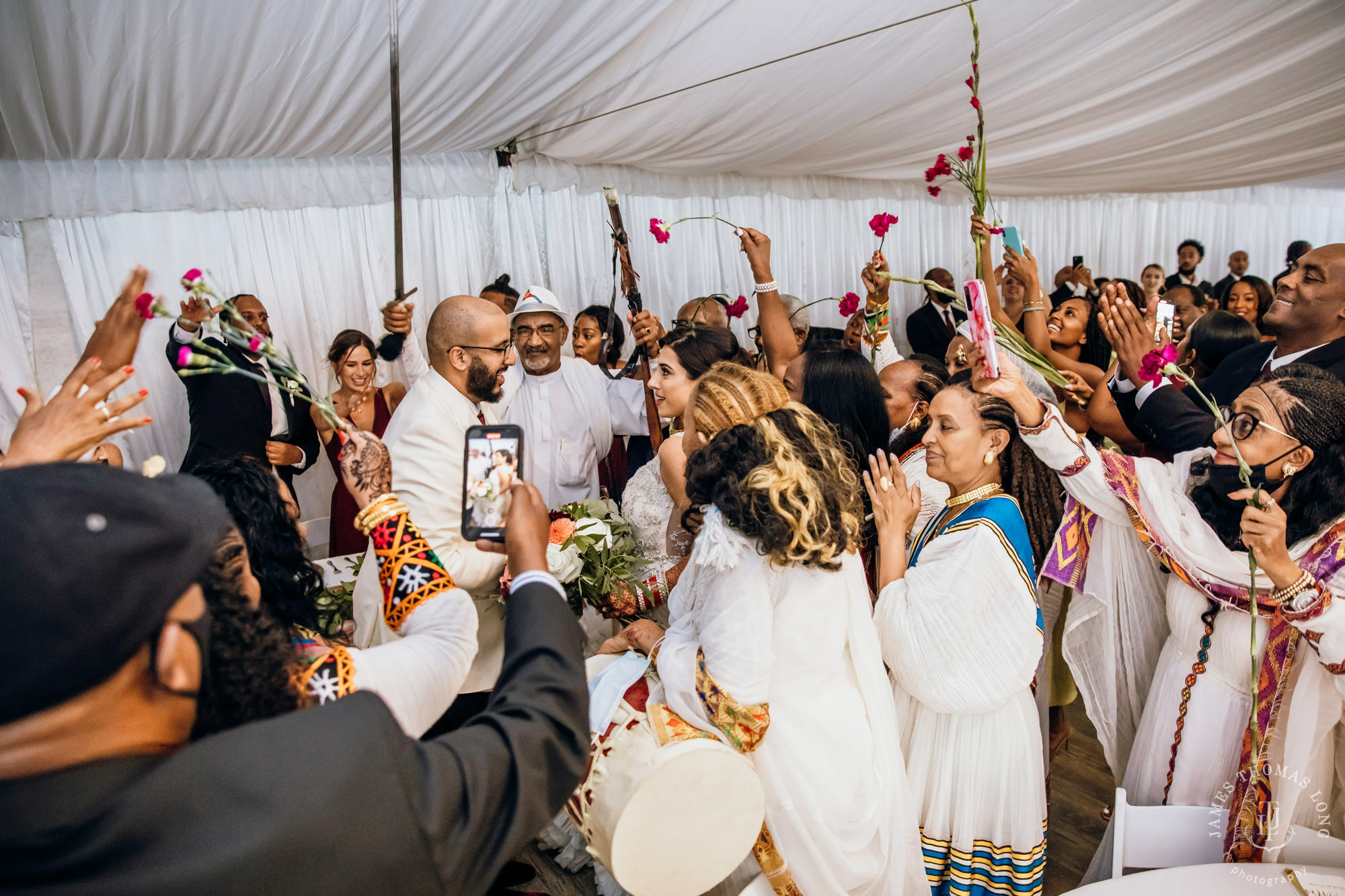 Evergreen Meadows Snoqualmie wedding by Seattle wedding photographer James Thomas Long Photography