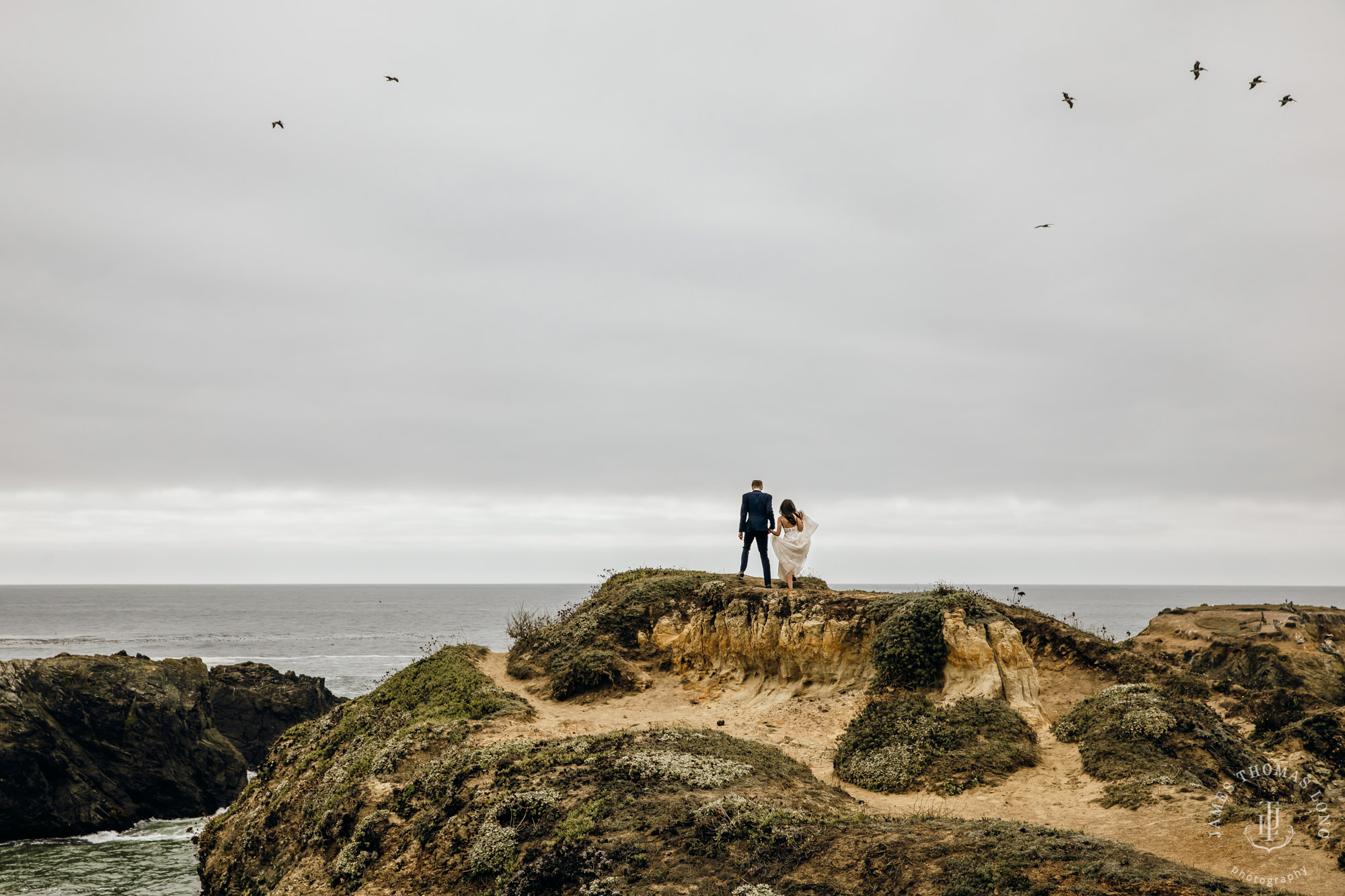 Destination wedding in Mendocino by Seattle wedding photographer James Thomas Long Photography