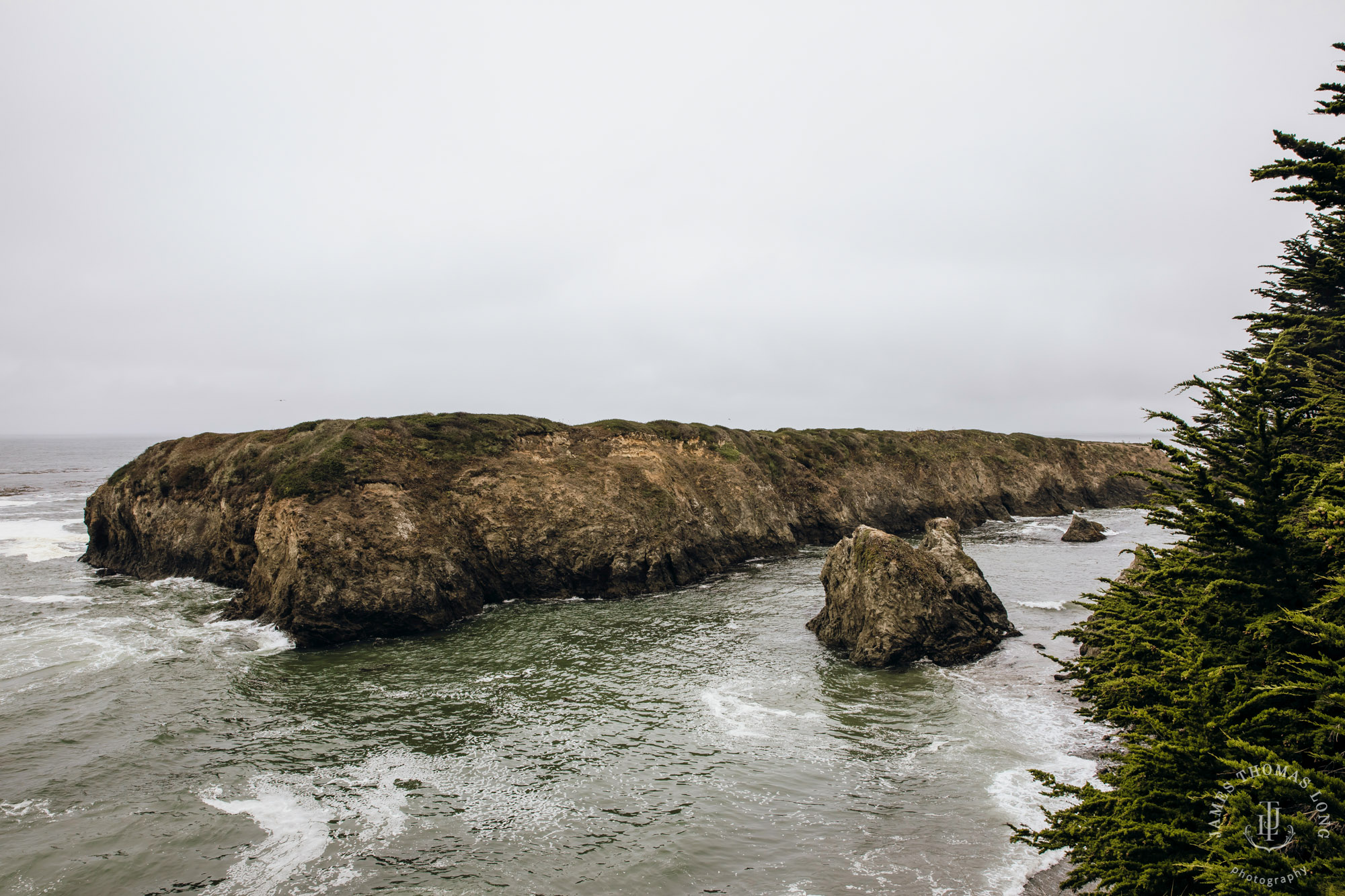 Destination wedding in Mendocino by Seattle wedding photographer James Thomas Long Photography