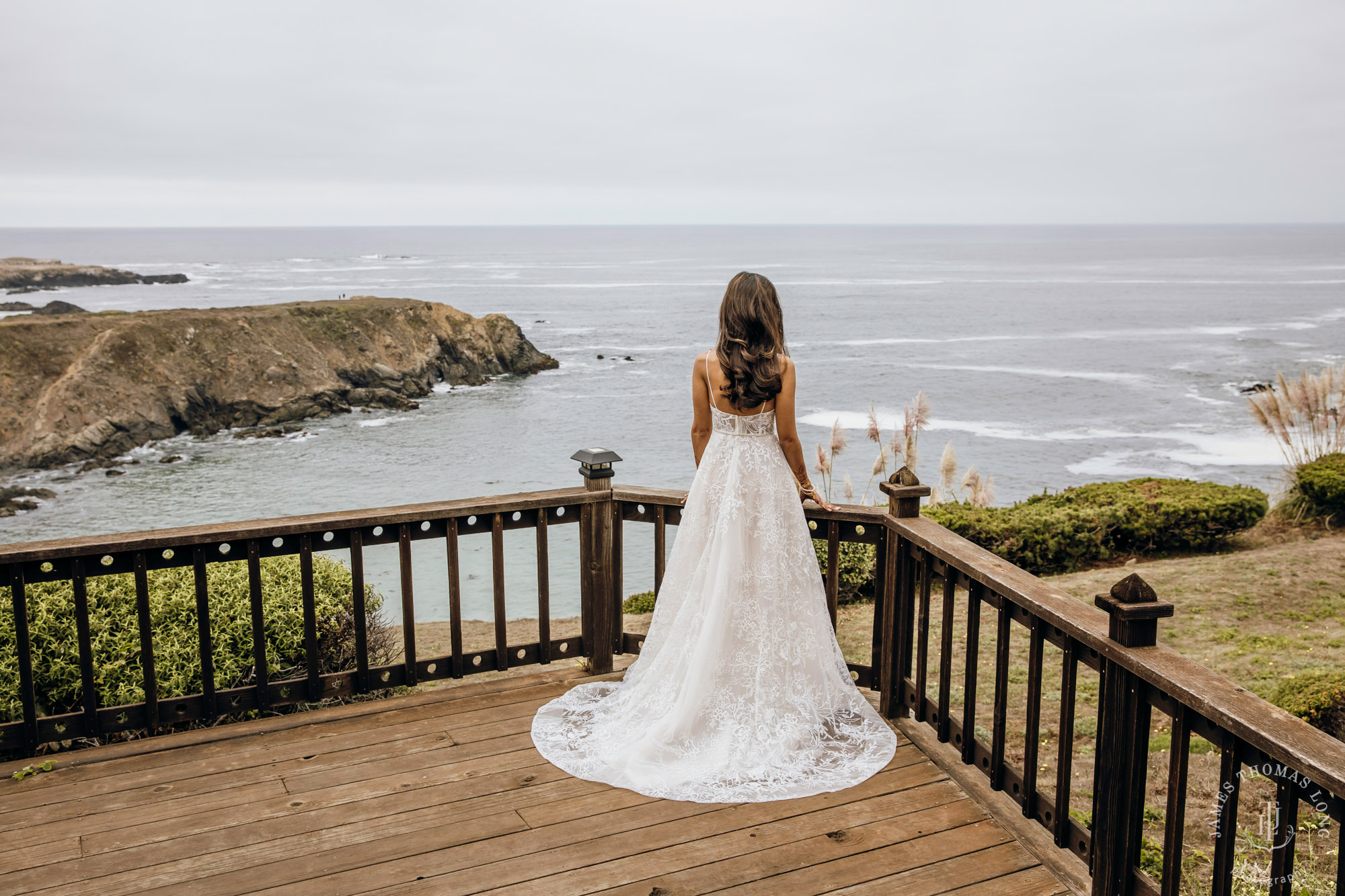 Destination wedding in Mendocino by Seattle wedding photographer James Thomas Long Photography