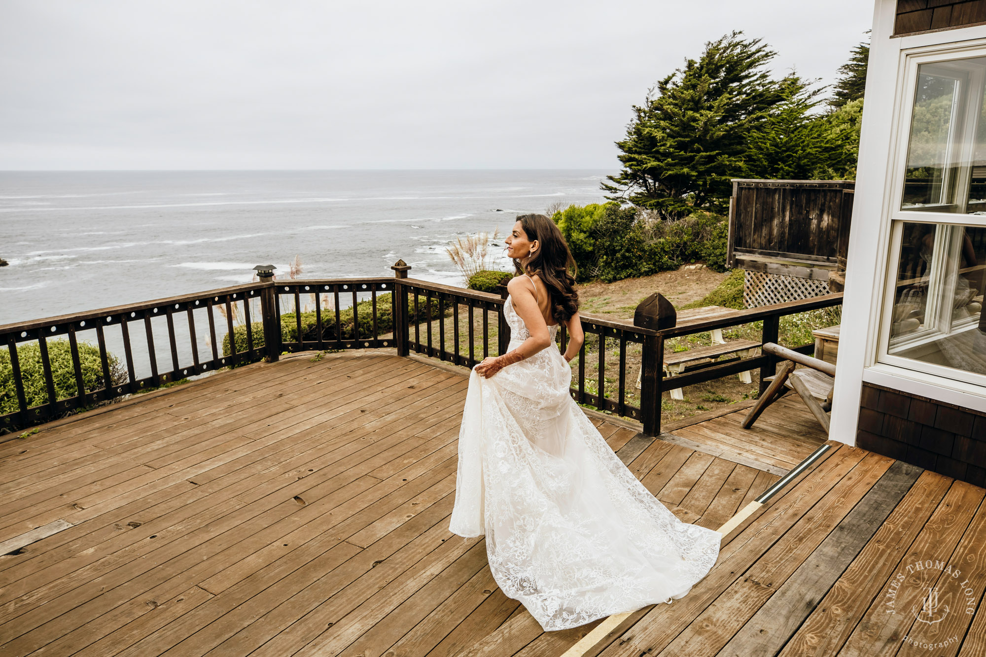 Destination wedding in Mendocino by Seattle wedding photographer James Thomas Long Photography