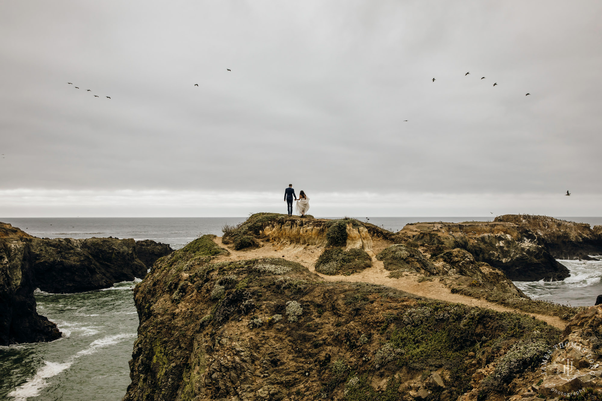 Destination wedding in Mendocino by Seattle wedding photographer James Thomas Long Photography