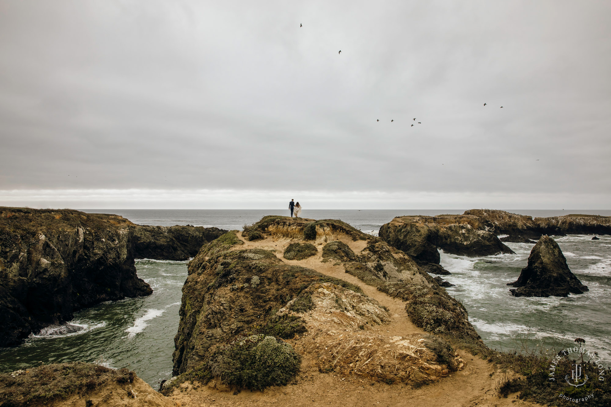 Destination wedding in Mendocino by Seattle wedding photographer James Thomas Long Photography