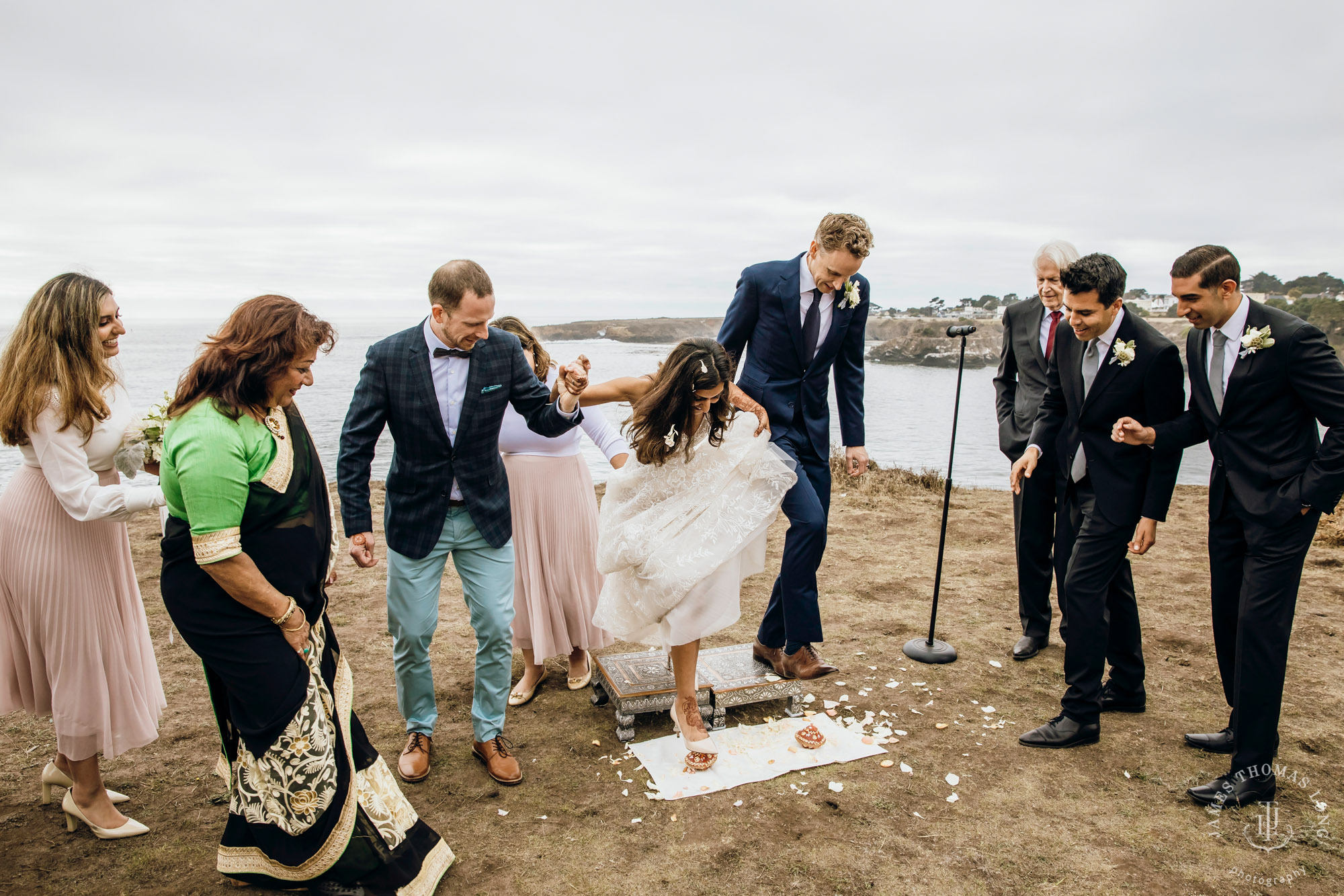 Destination wedding in Mendocino by Seattle wedding photographer James Thomas Long Photography