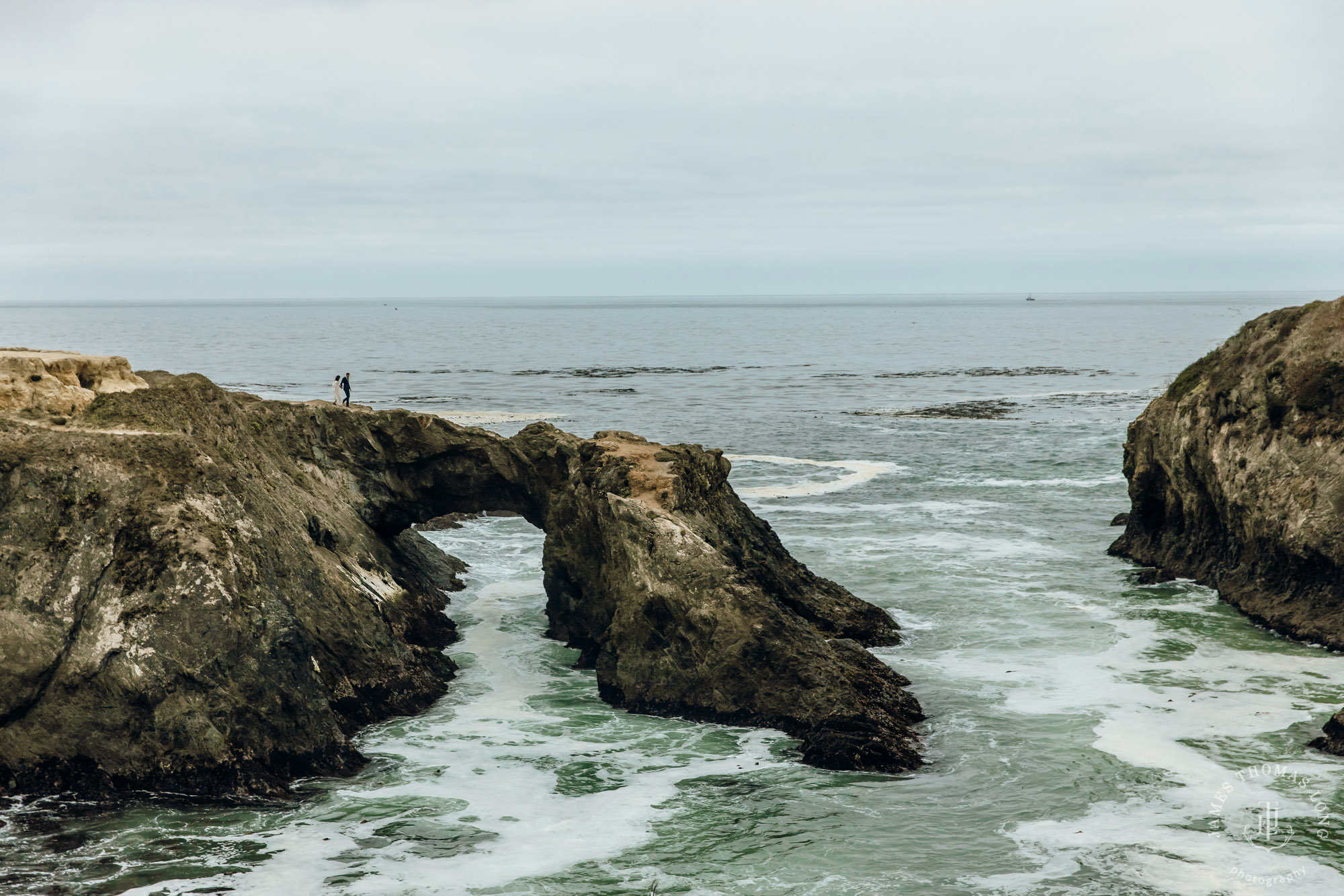 Destination wedding in Mendocino by Seattle wedding photographer James Thomas Long Photography