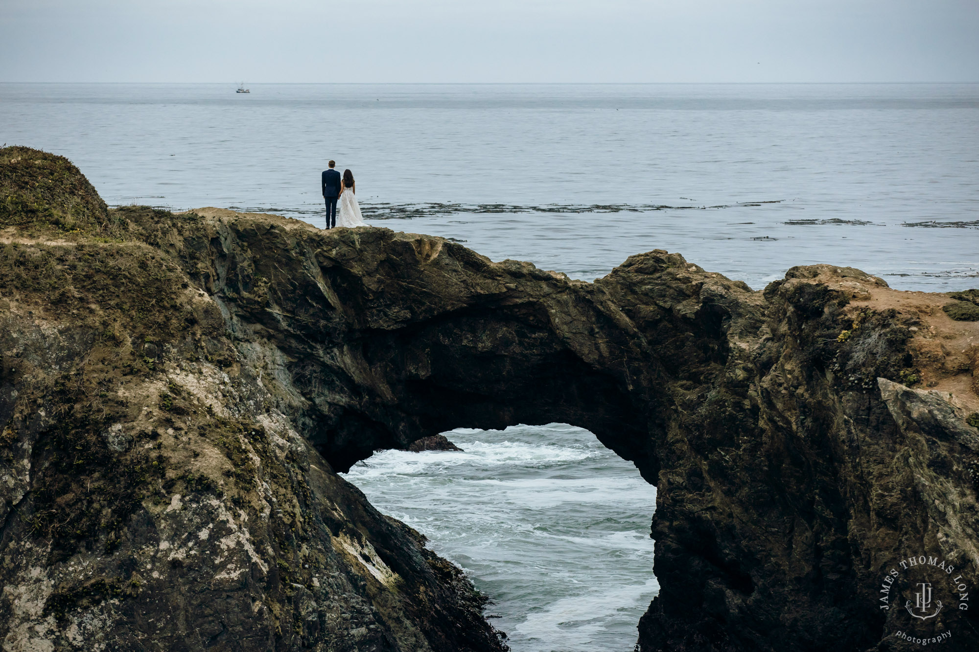 Destination wedding in Mendocino by Seattle wedding photographer James Thomas Long Photography