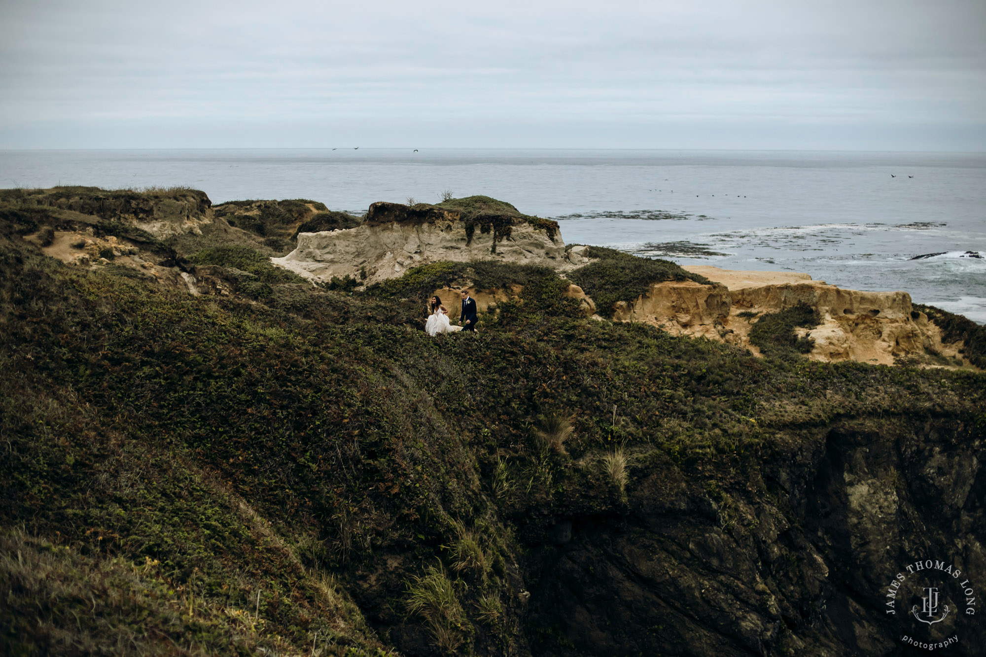 Destination wedding in Mendocino by Seattle wedding photographer James Thomas Long Photography